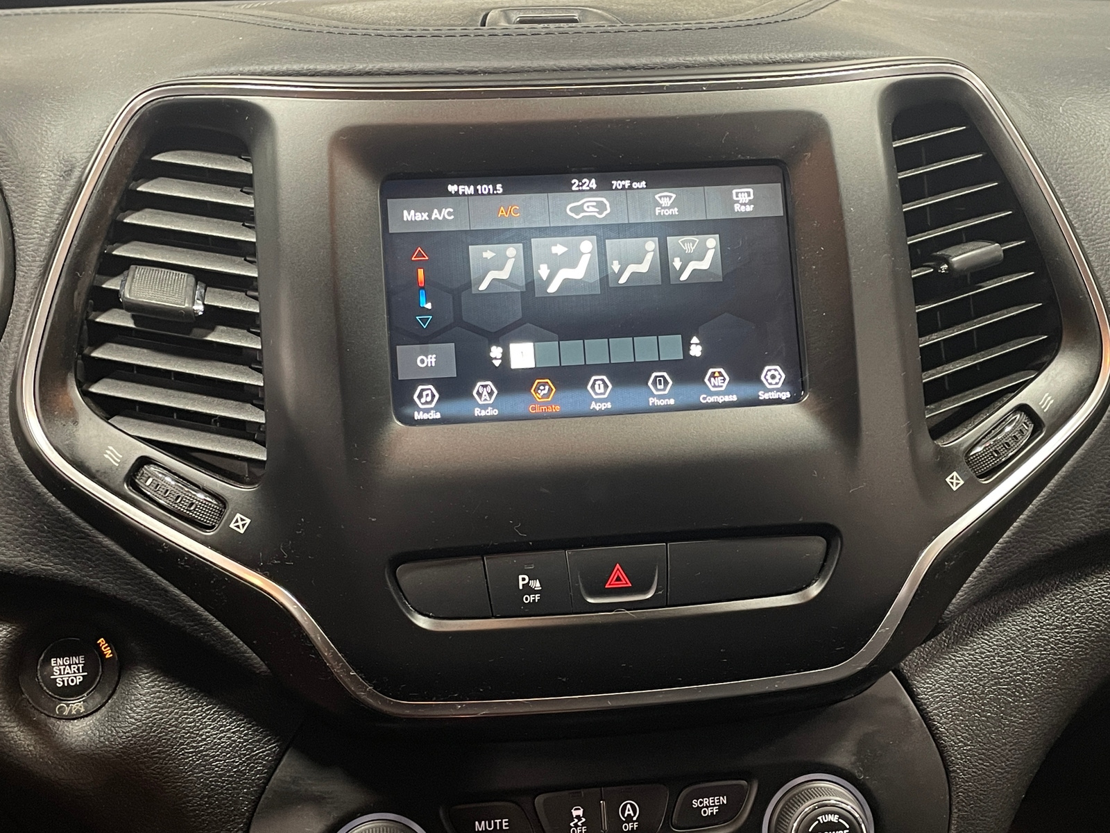 Thumbnail: 2020 Jeep Cherokee - 4