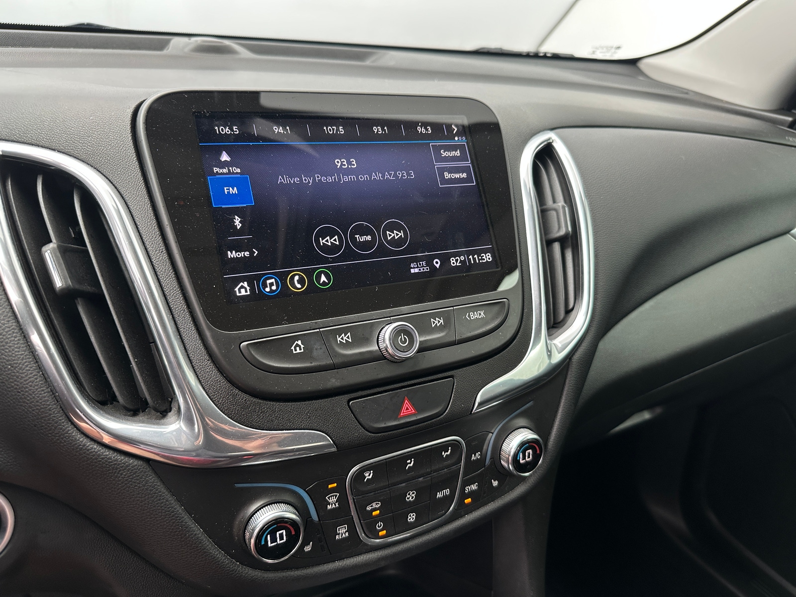 Thumbnail: 2020 Chevrolet Equinox - 3