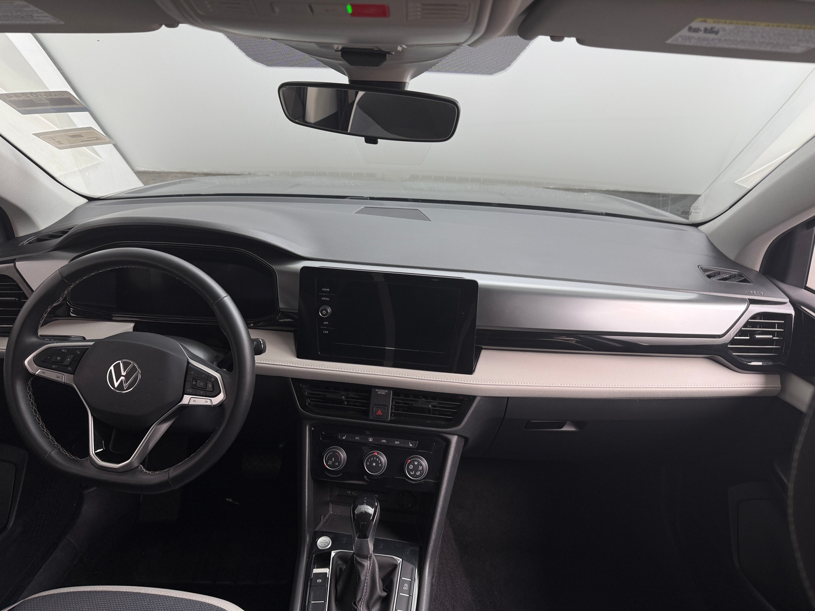 Thumbnail: 2025 Volkswagen Taos - 3