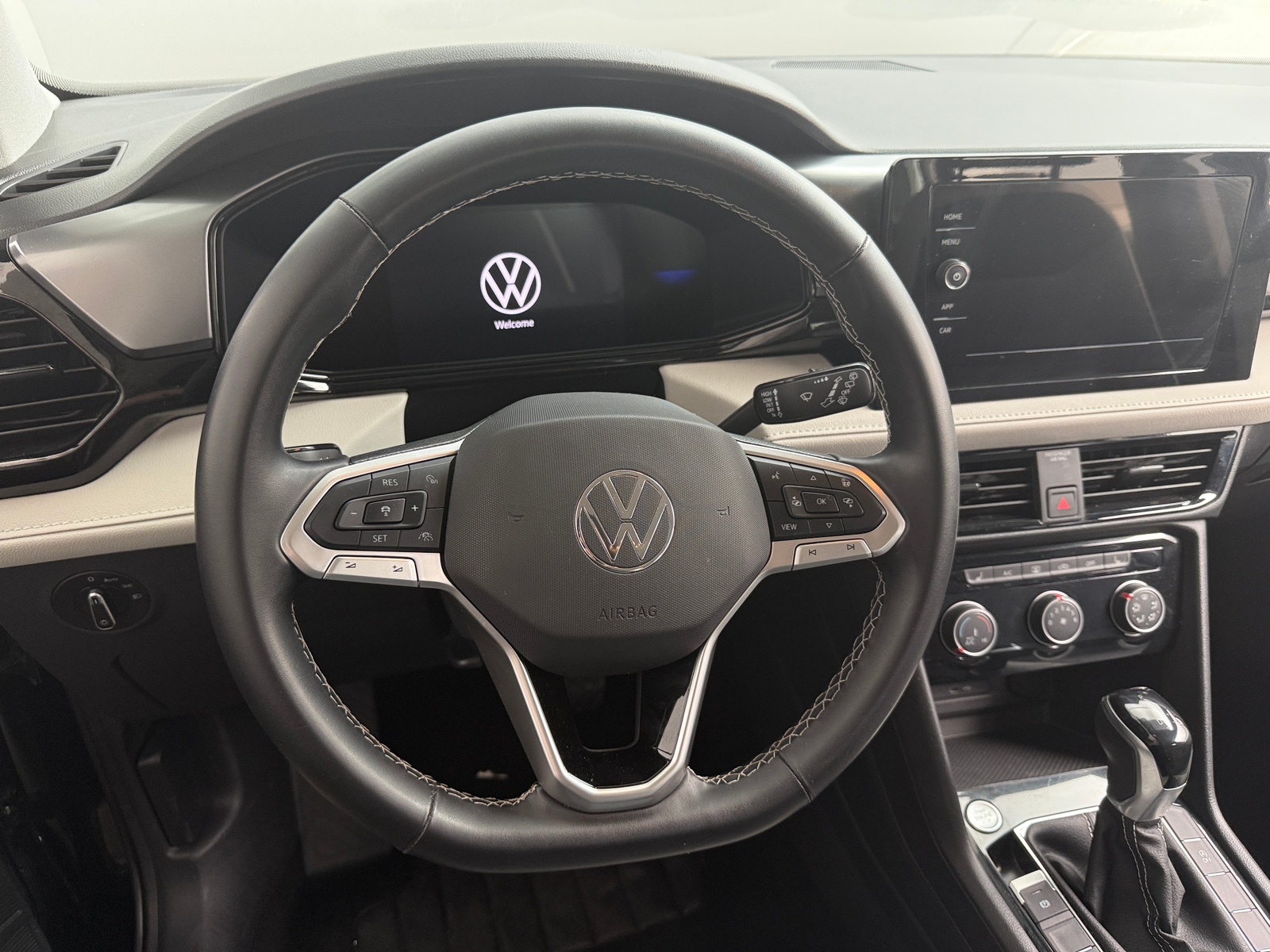 Thumbnail: 2025 Volkswagen Taos - 5