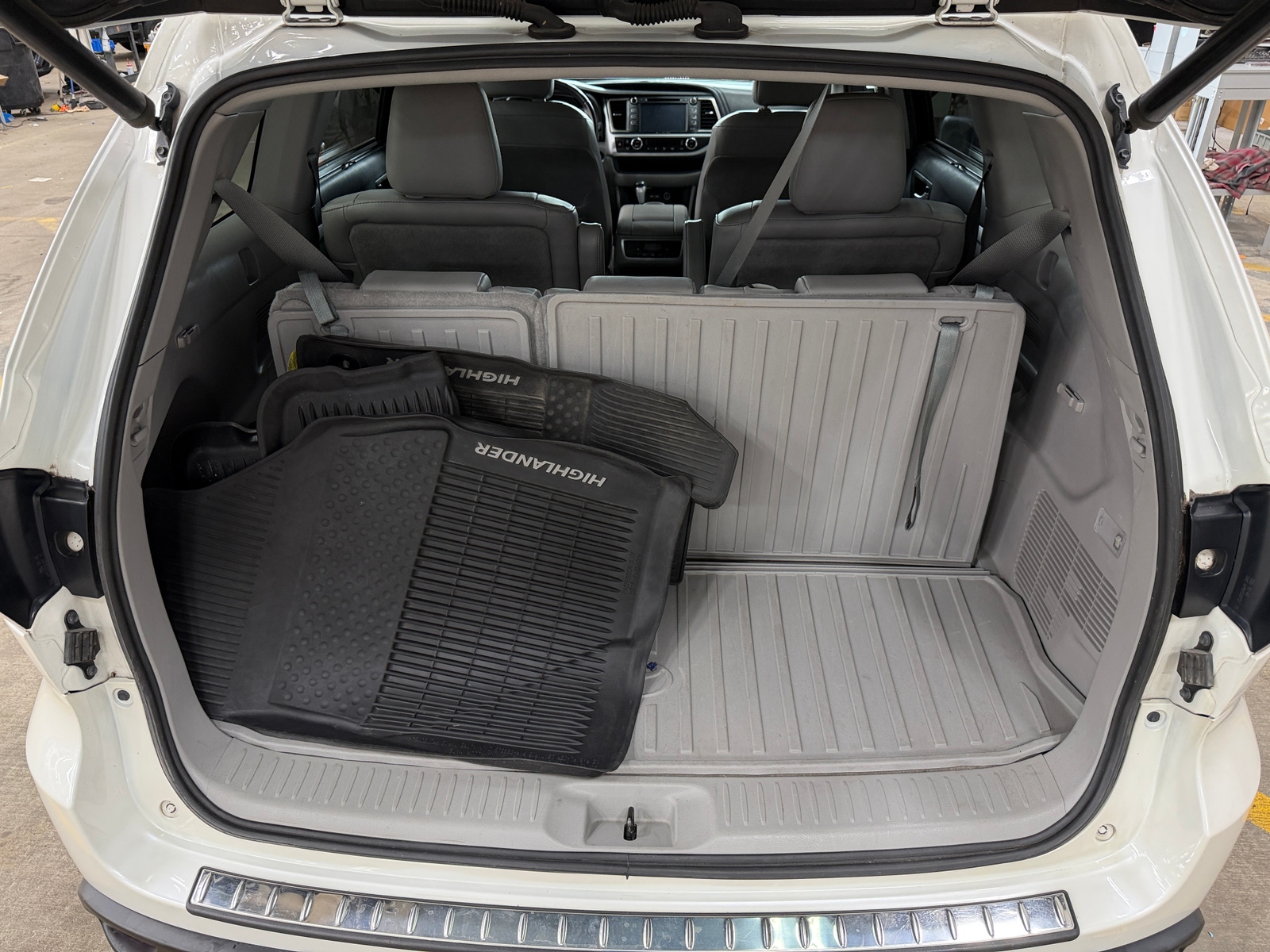 Thumbnail: 2019 Toyota Highlander - 7