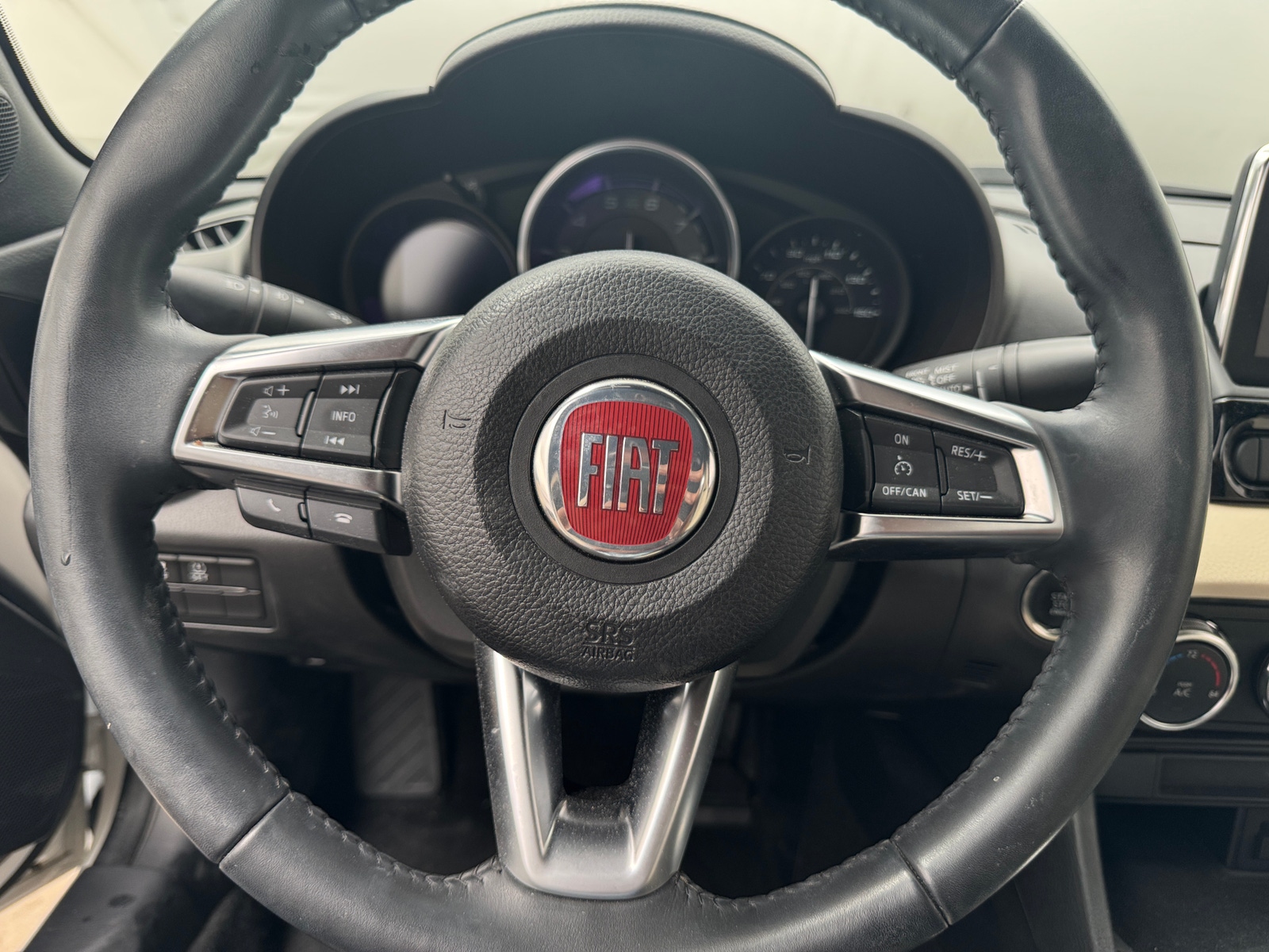 Thumbnail: 2019 Fiat 124 Spider - 4