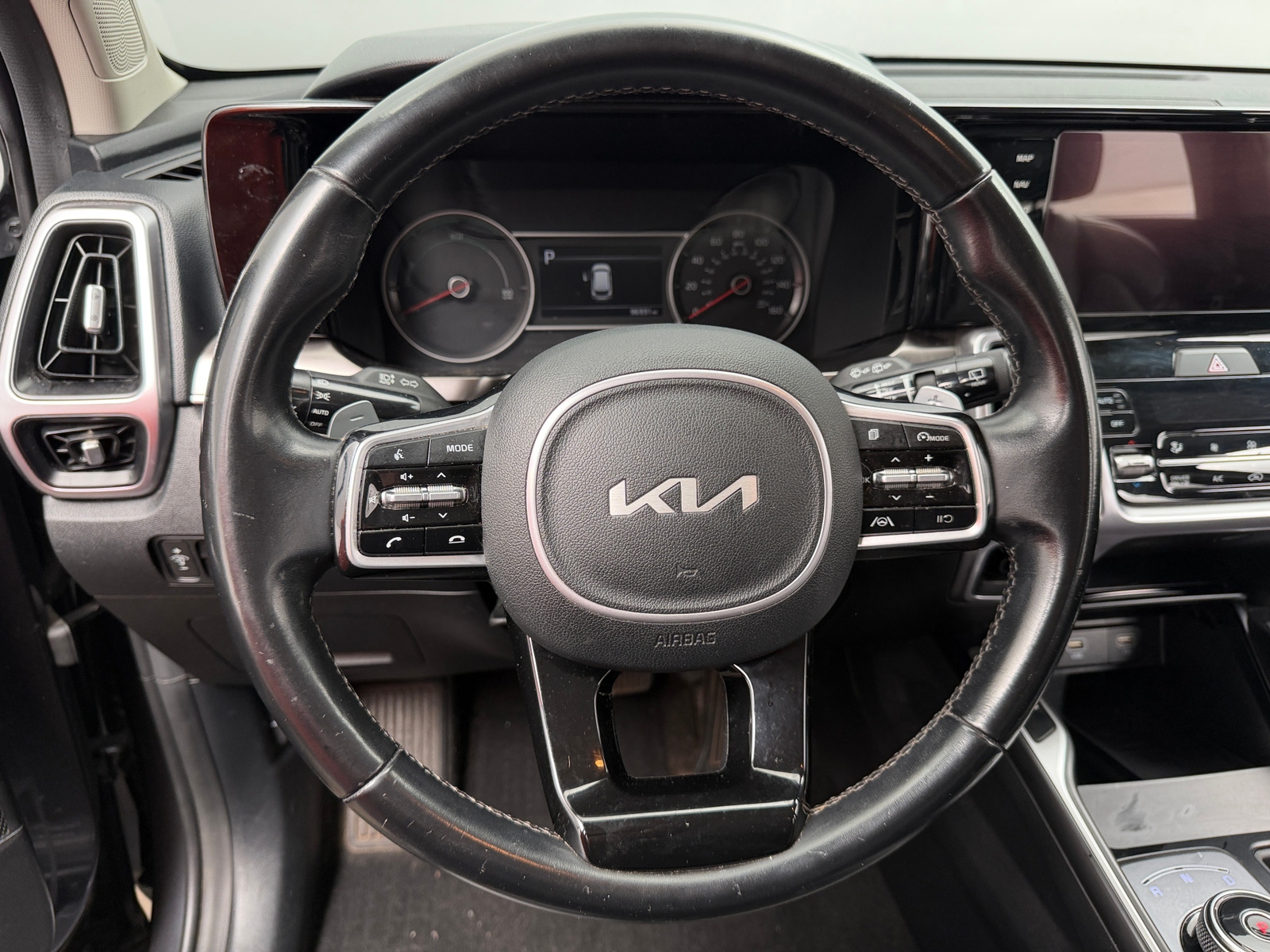 Thumbnail: 2022 Kia Sorento - 4