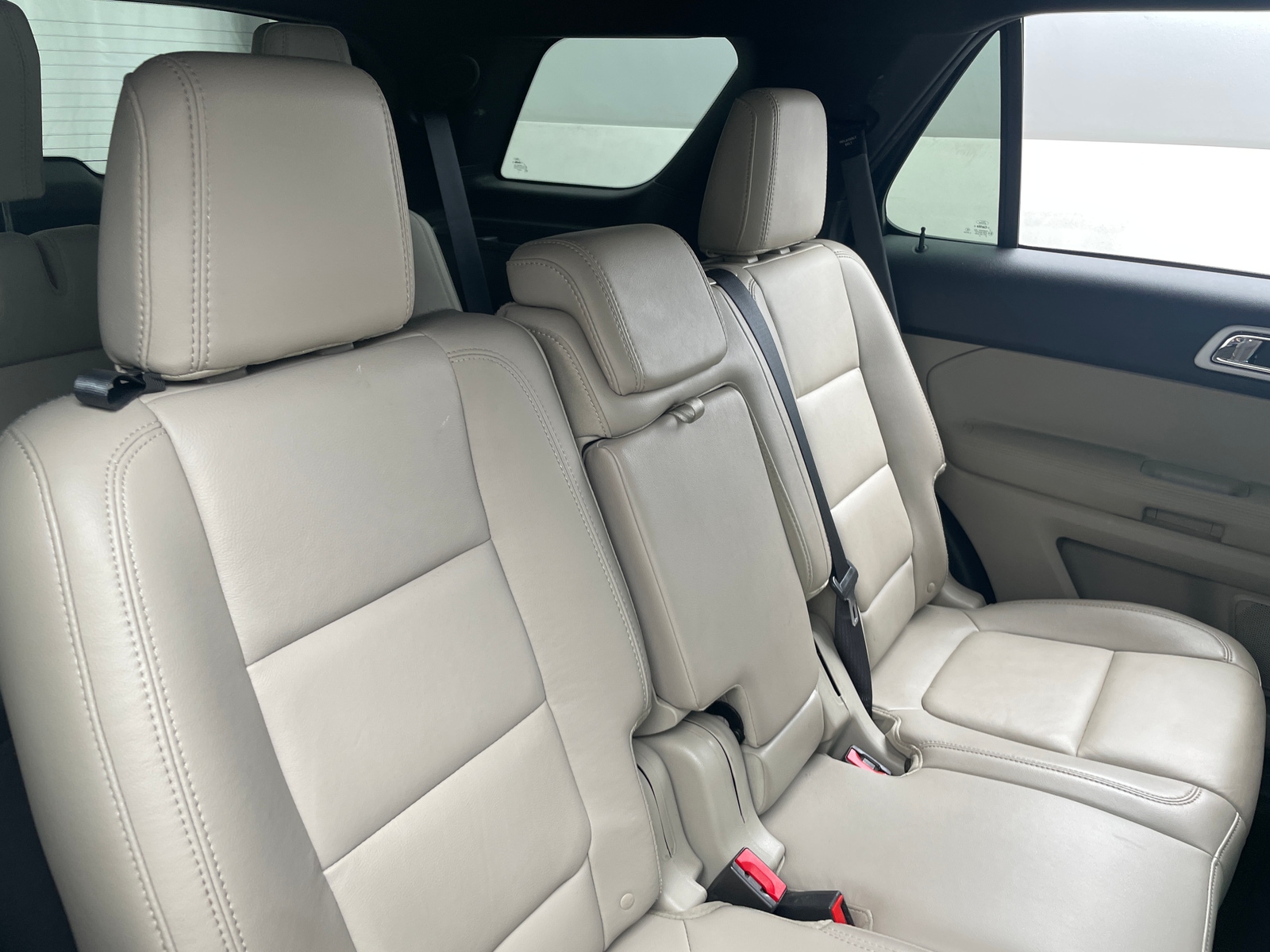 Thumbnail: 2015 Ford Explorer - 5