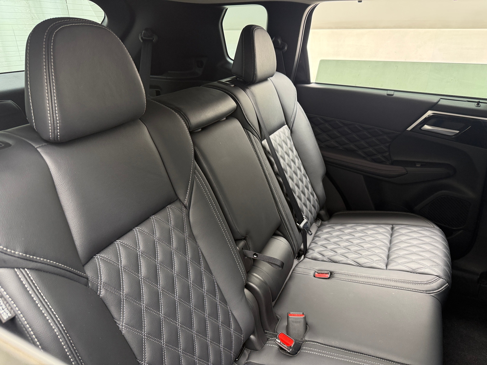 Thumbnail: 2024 Mitsubishi Outlander - 5