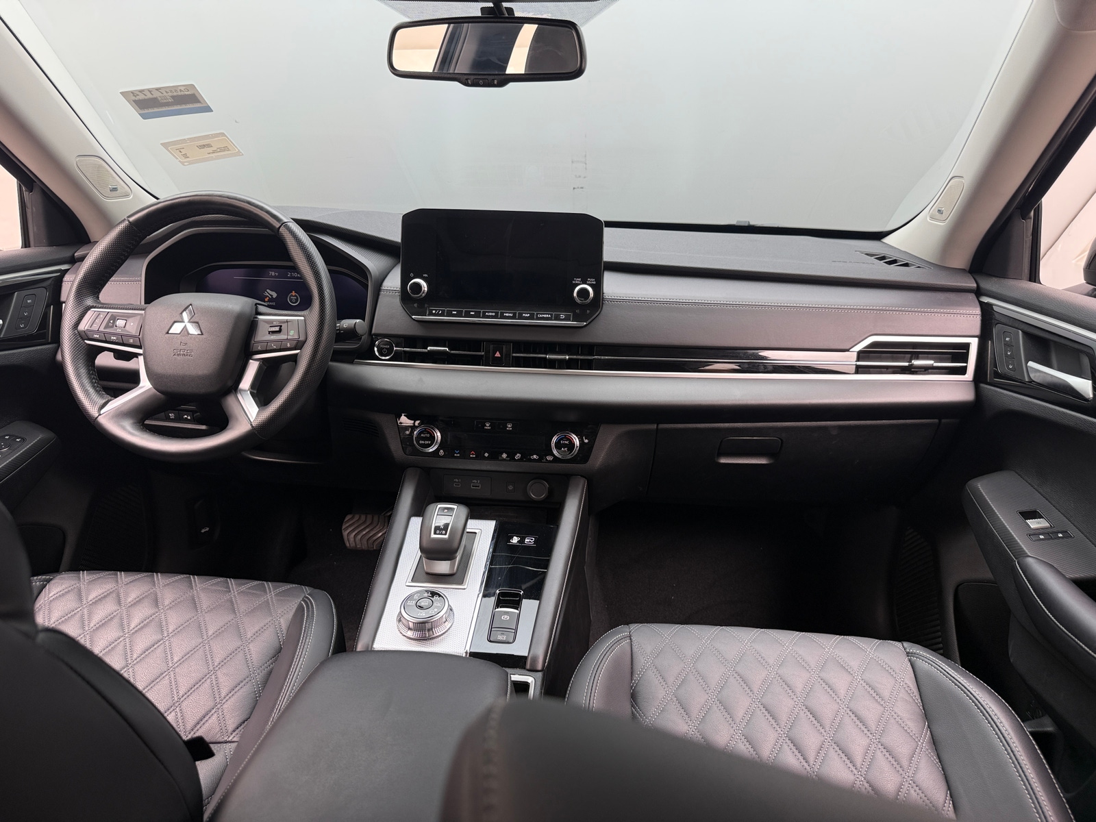 Thumbnail: 2024 Mitsubishi Outlander - 2