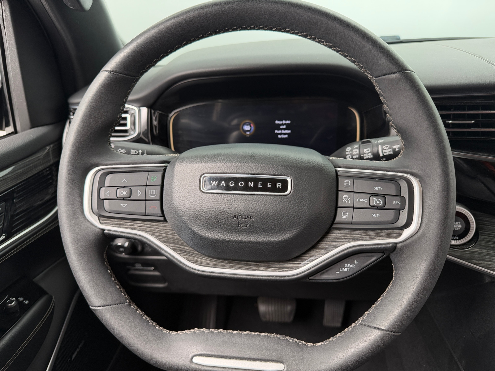 Thumbnail: 2022 Jeep Wagoneer - 4
