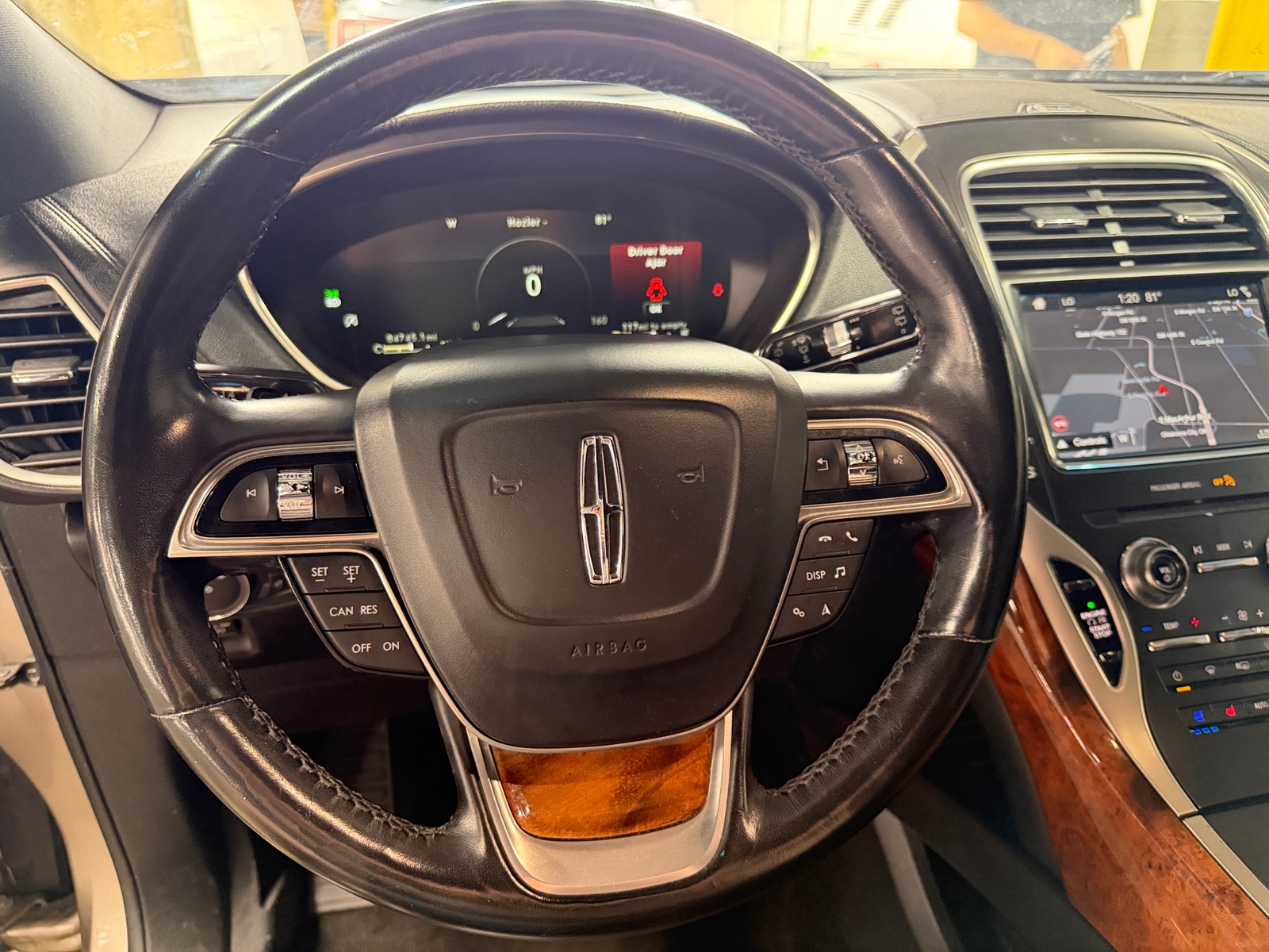 Thumbnail: 2019 Lincoln Nautilus - 4