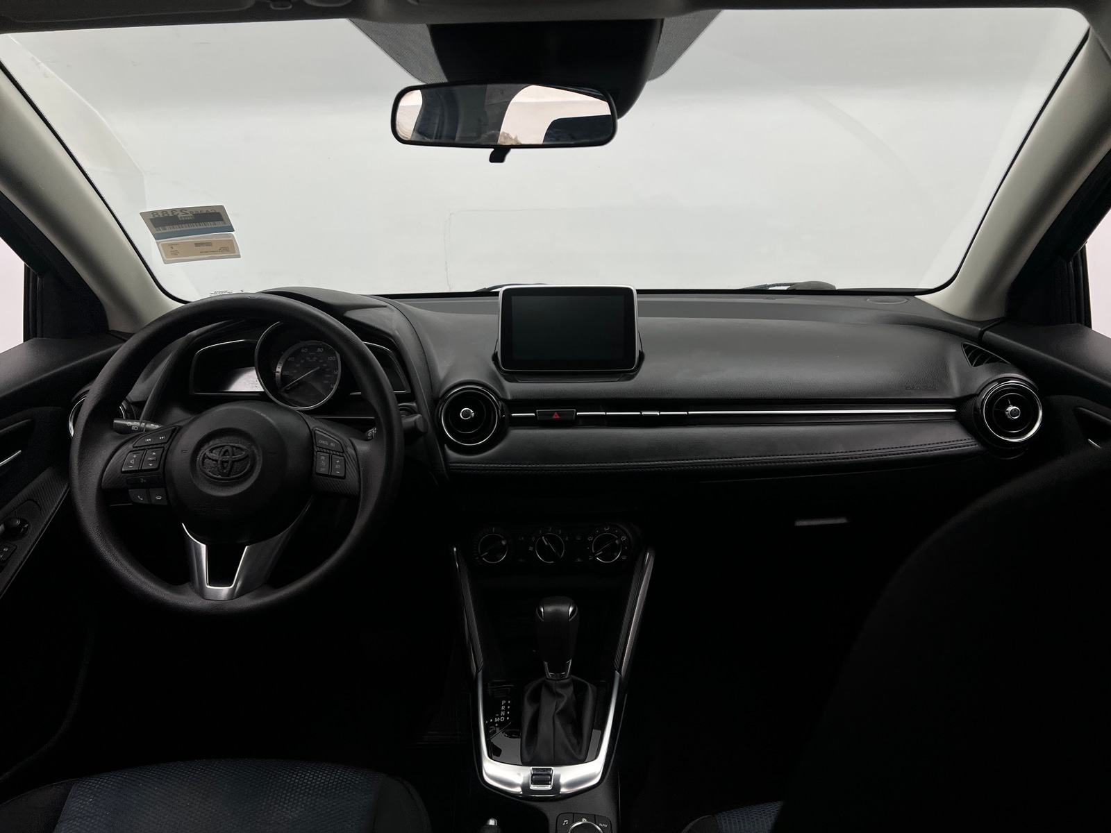 Thumbnail: 2017 Toyota Yaris iA - 3