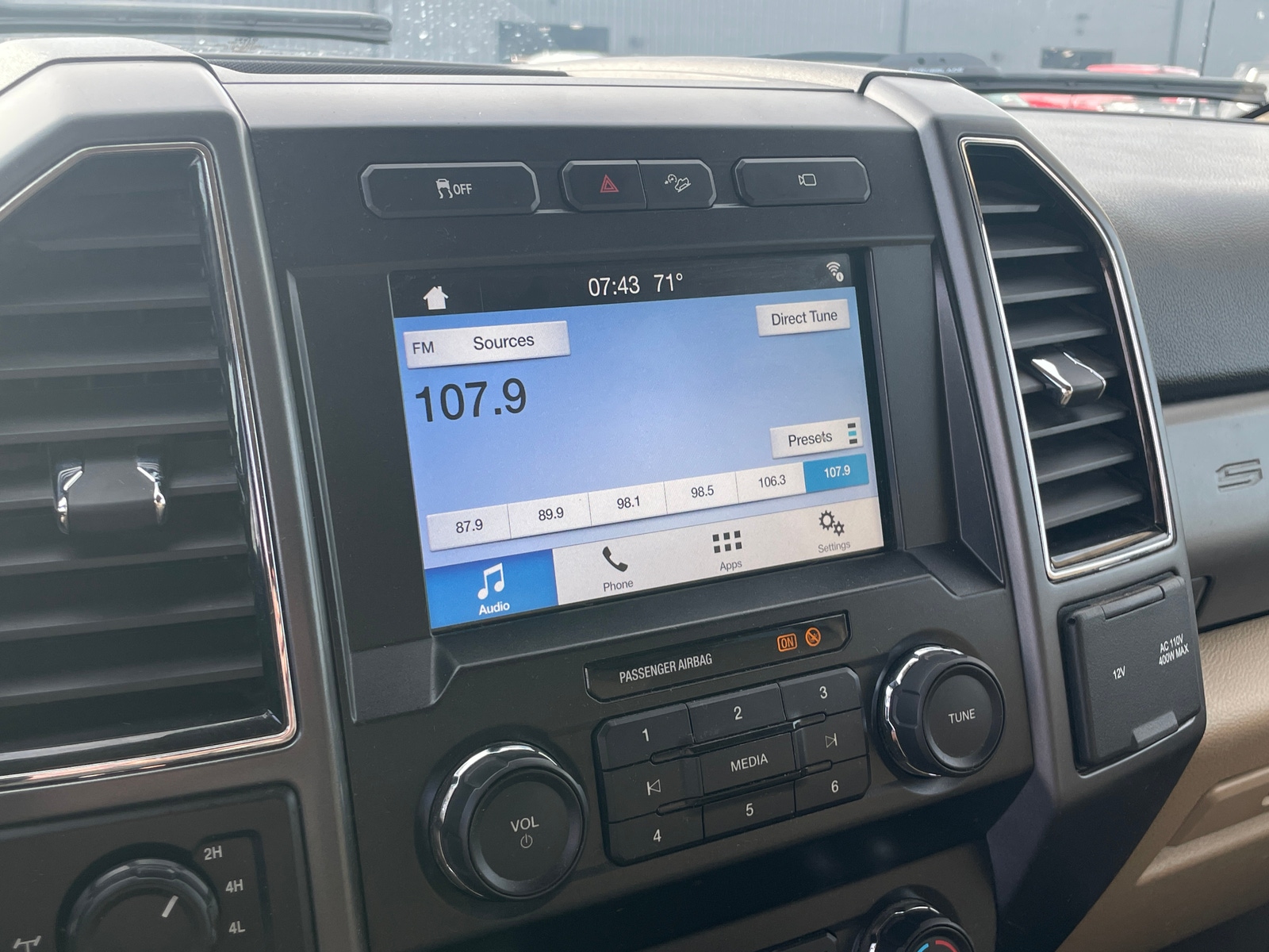 Thumbnail: 2019 Ford Econoline - 4