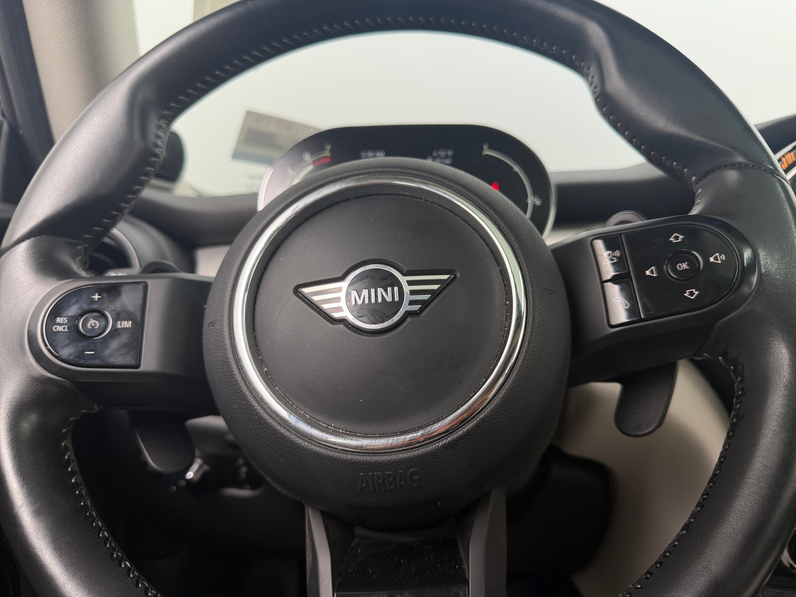 Thumbnail: 2023 MINI Cooper Hardtop - 4