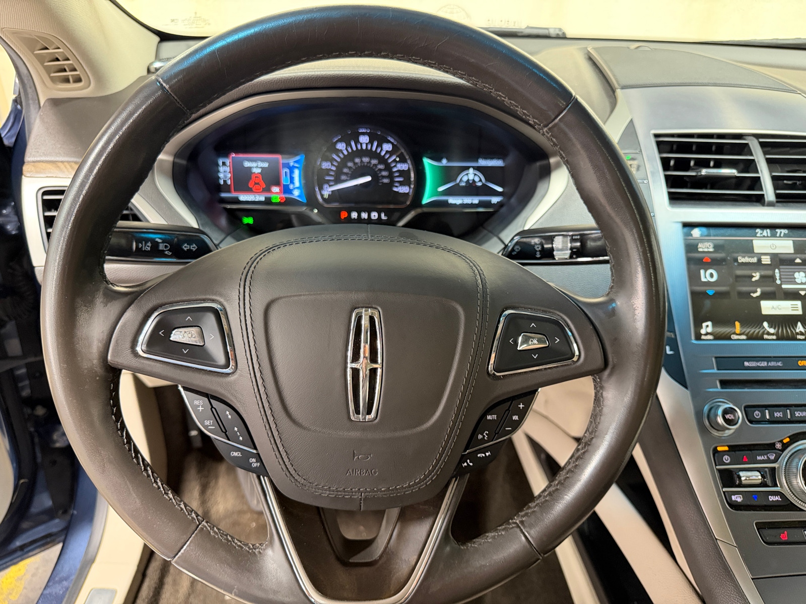 Thumbnail: 2018 Lincoln MKZ - 4