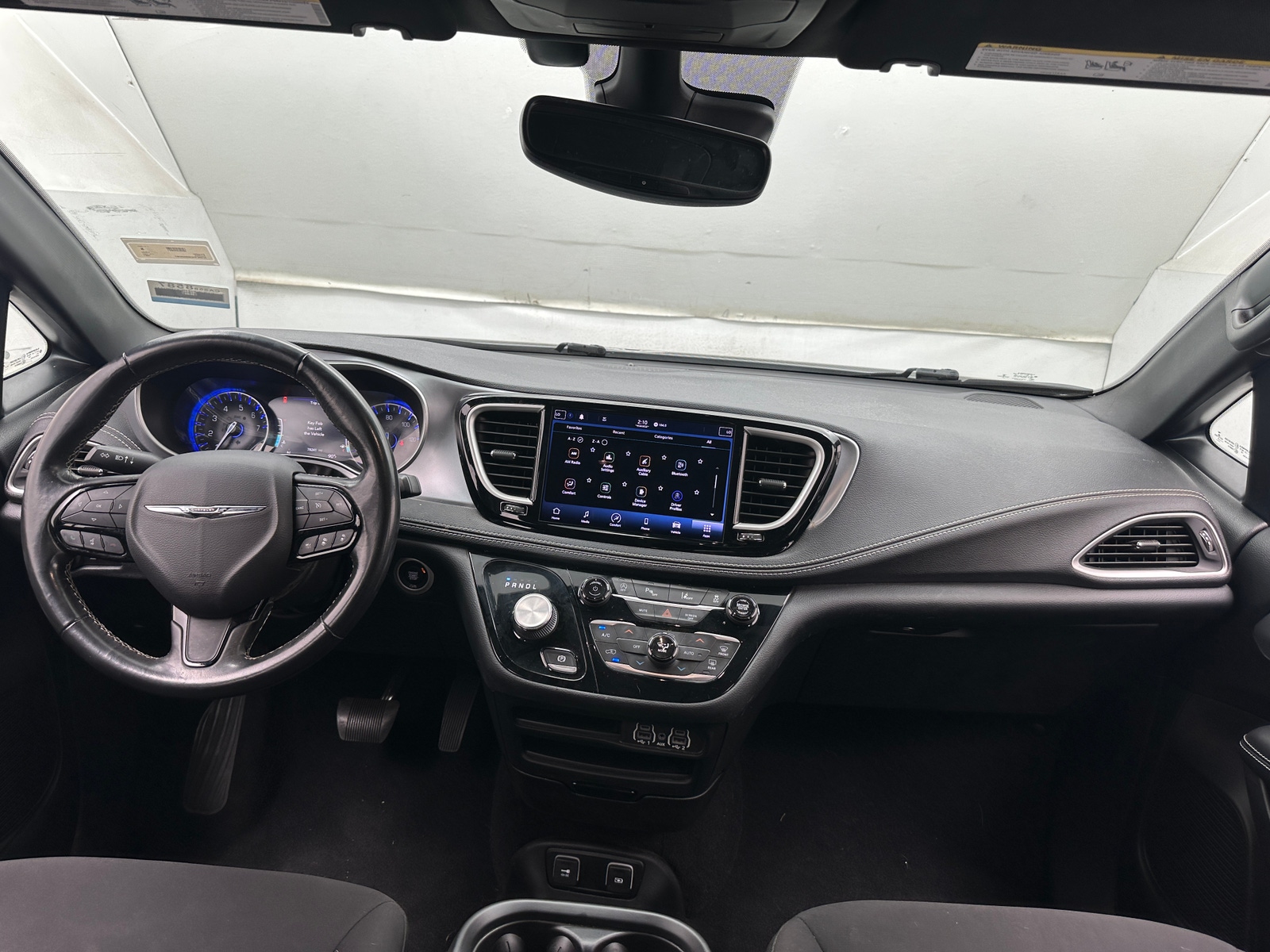 Thumbnail: 2021 Chrysler Pacifica - 3