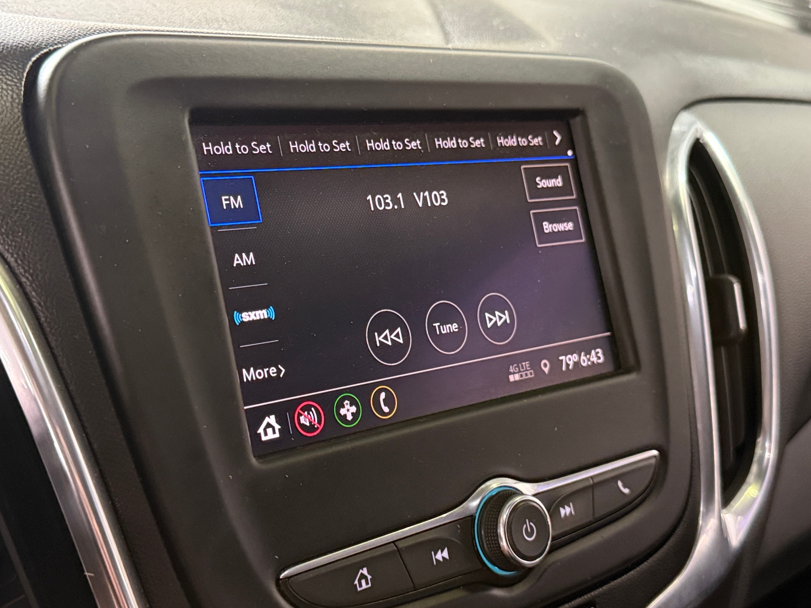 Thumbnail: 2021 Chevrolet Equinox - 4