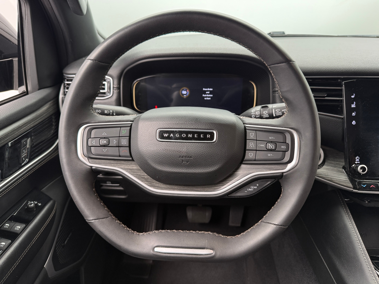 Thumbnail: 2024 Jeep Wagoneer - 4
