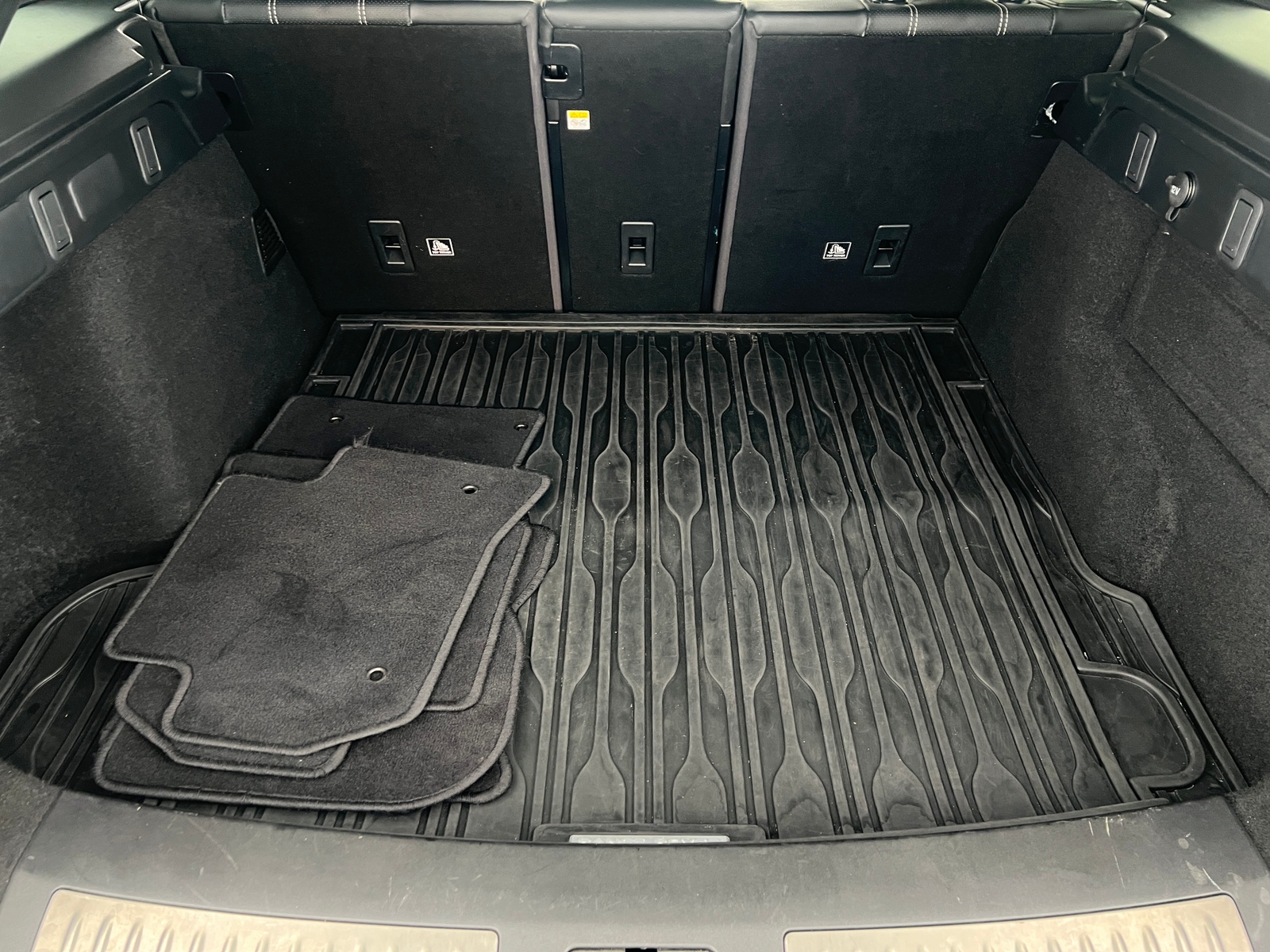 Thumbnail: 2019 Land Rover Range Rover Velar - 7
