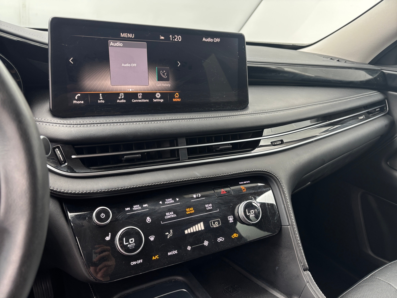 Thumbnail: 2023 INFINITI QX60 - 3