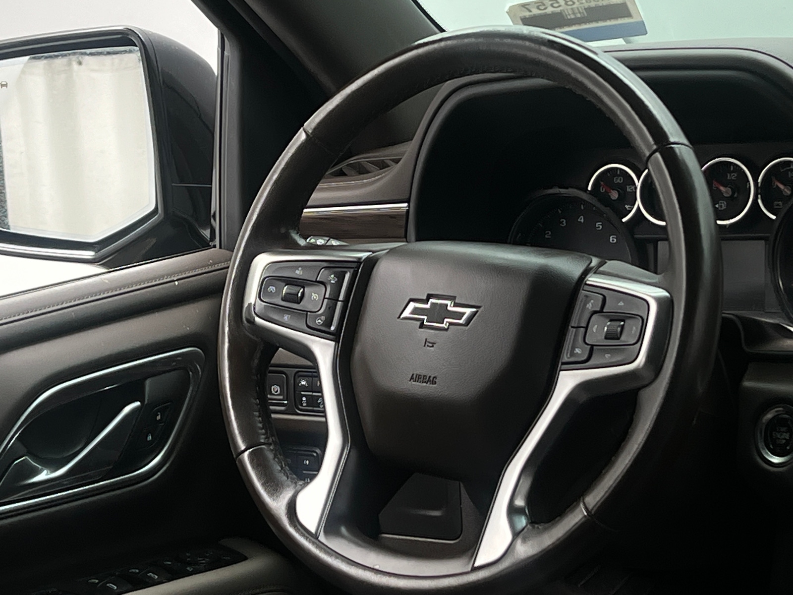 Thumbnail: 2021 Chevrolet Tahoe - 4