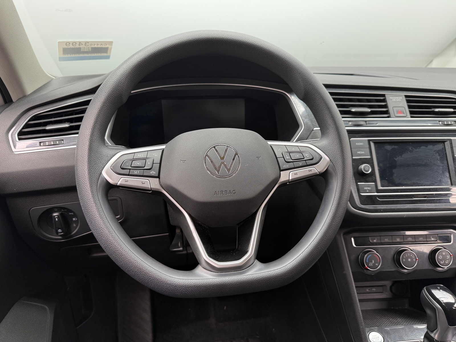 Thumbnail: 2022 Volkswagen Tiguan - 5