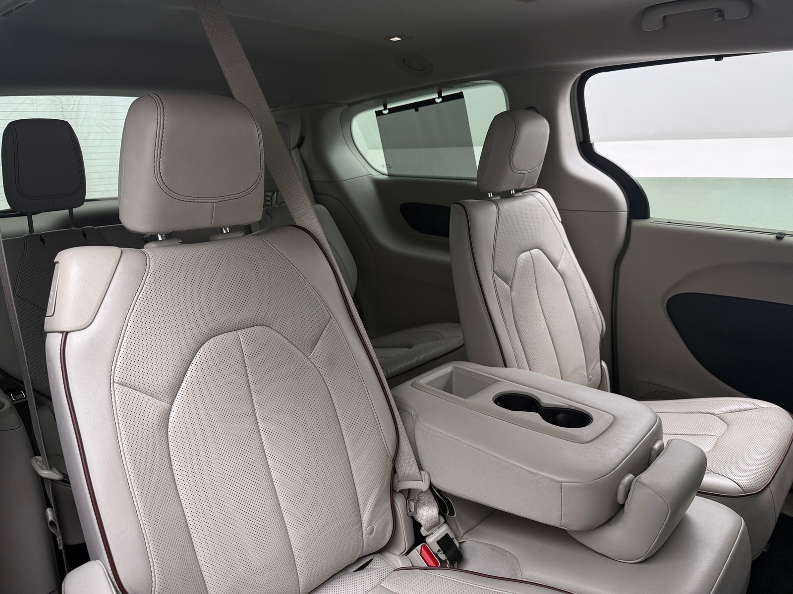 Thumbnail: 2017 Chrysler Pacifica - 5
