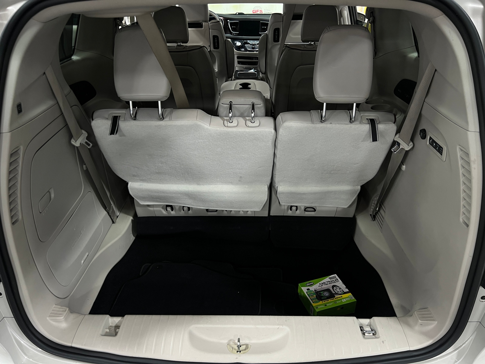 Thumbnail: 2017 Chrysler Pacifica - 6