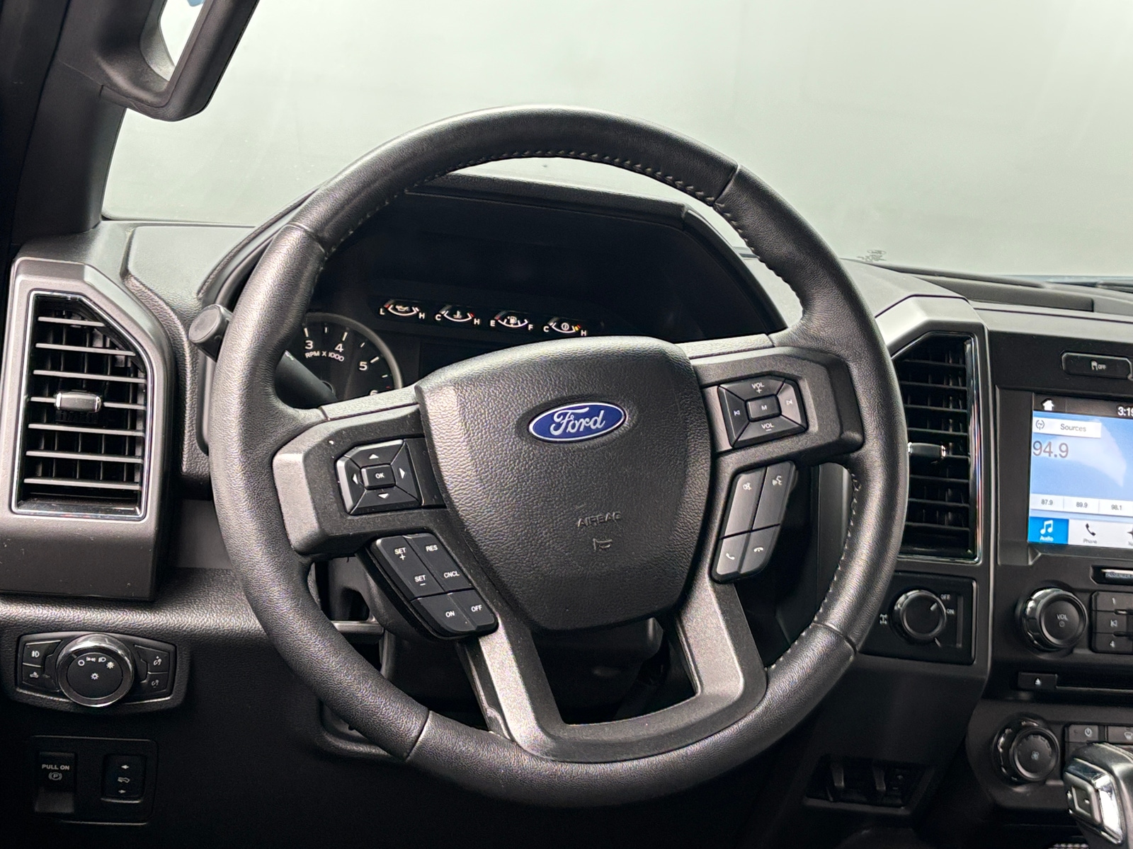 Thumbnail: 2018 Ford Econoline - 5