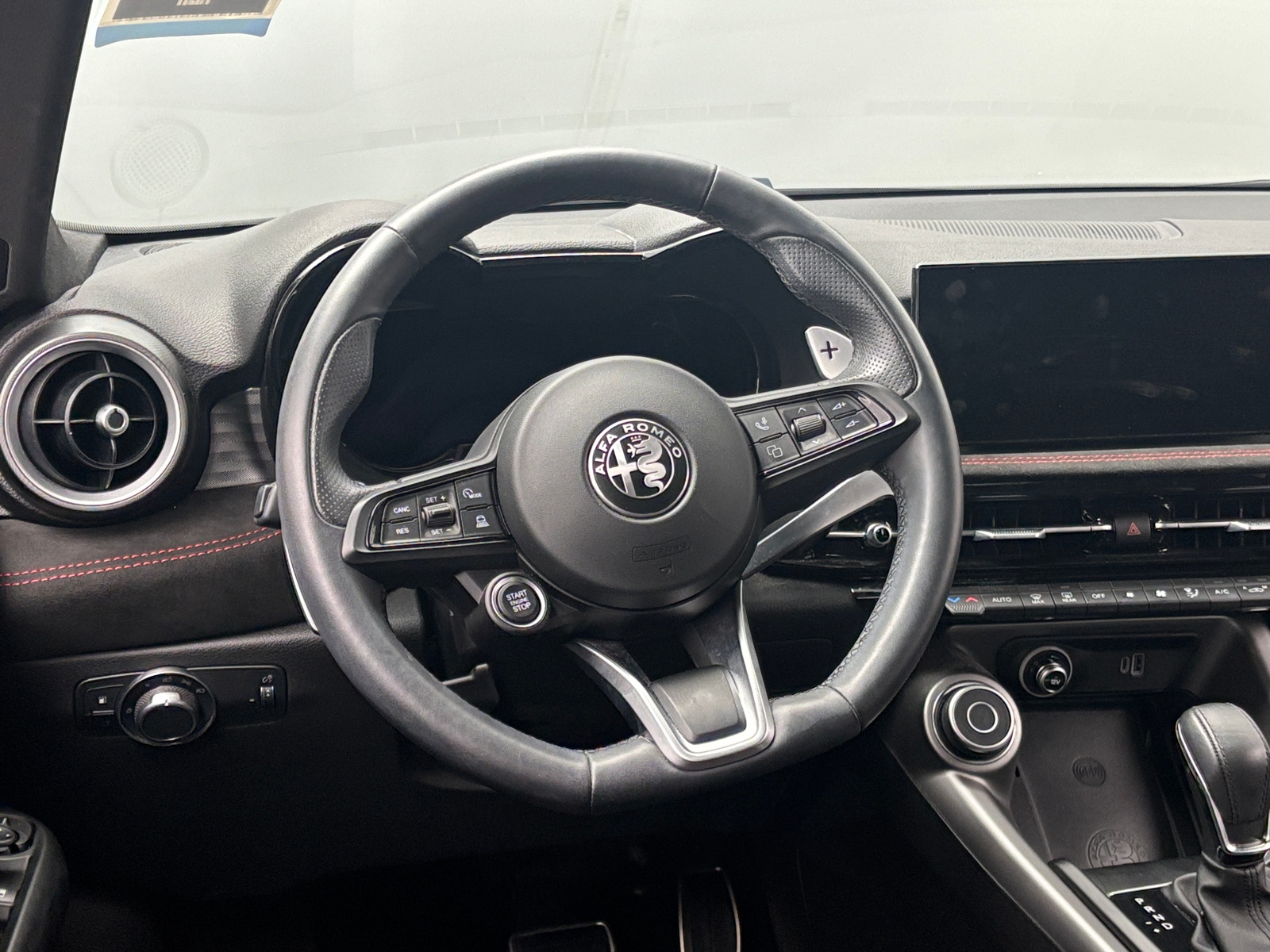 Thumbnail: 2024 Alfa Romeo Tonale - 4