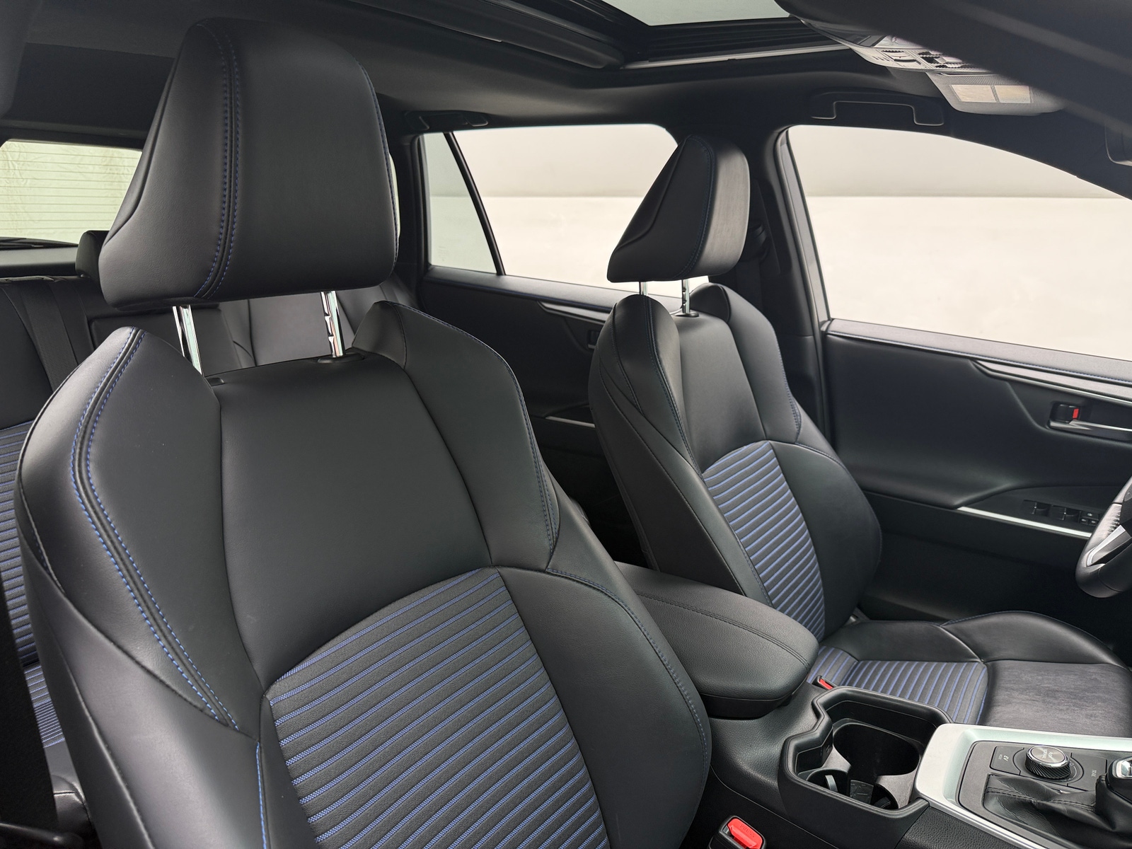 Thumbnail: 2020 Toyota RAV4 - 2
