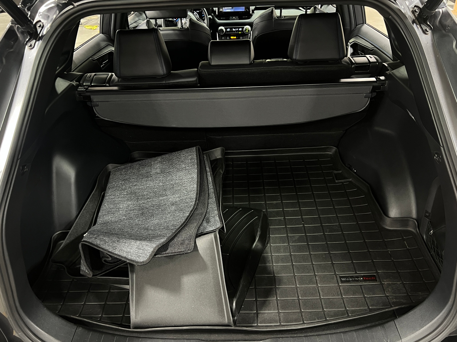 Thumbnail: 2020 Toyota RAV4 - 7