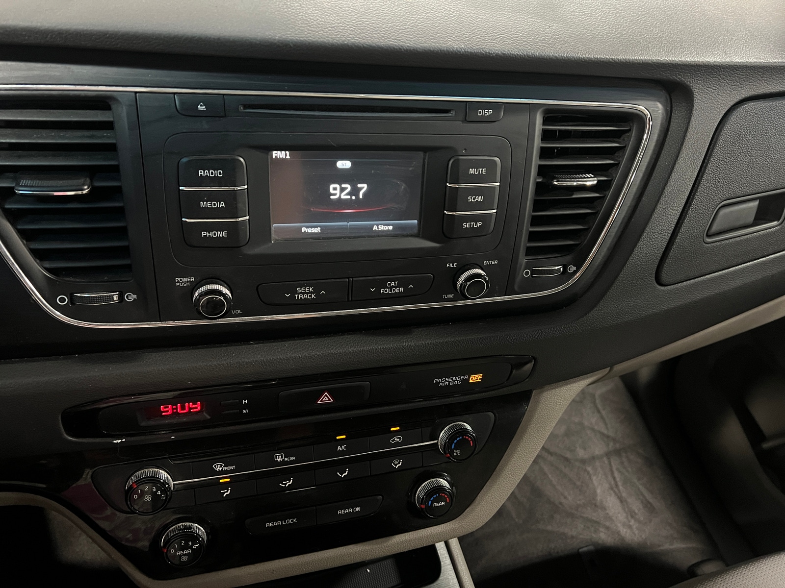 Thumbnail: 2016 Kia Sedona - 4