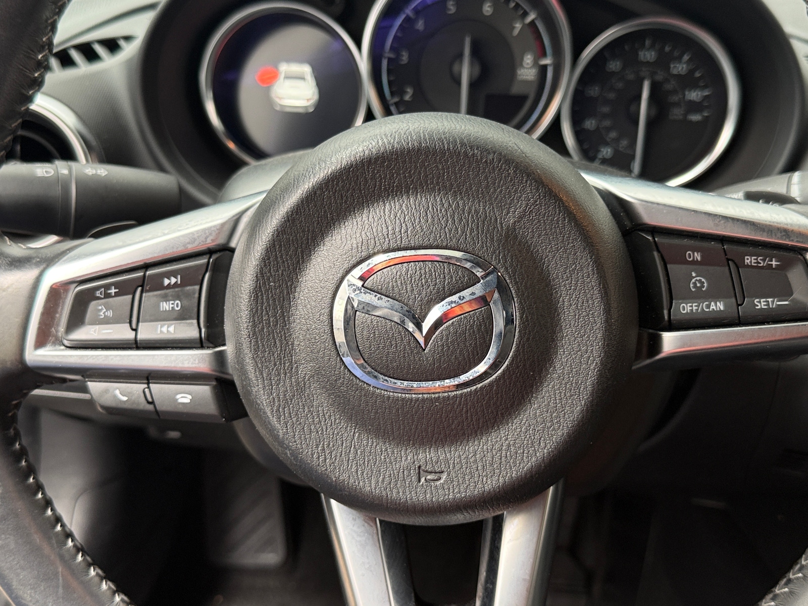 Thumbnail: 2021 Mazda MX-5 Miata - 4