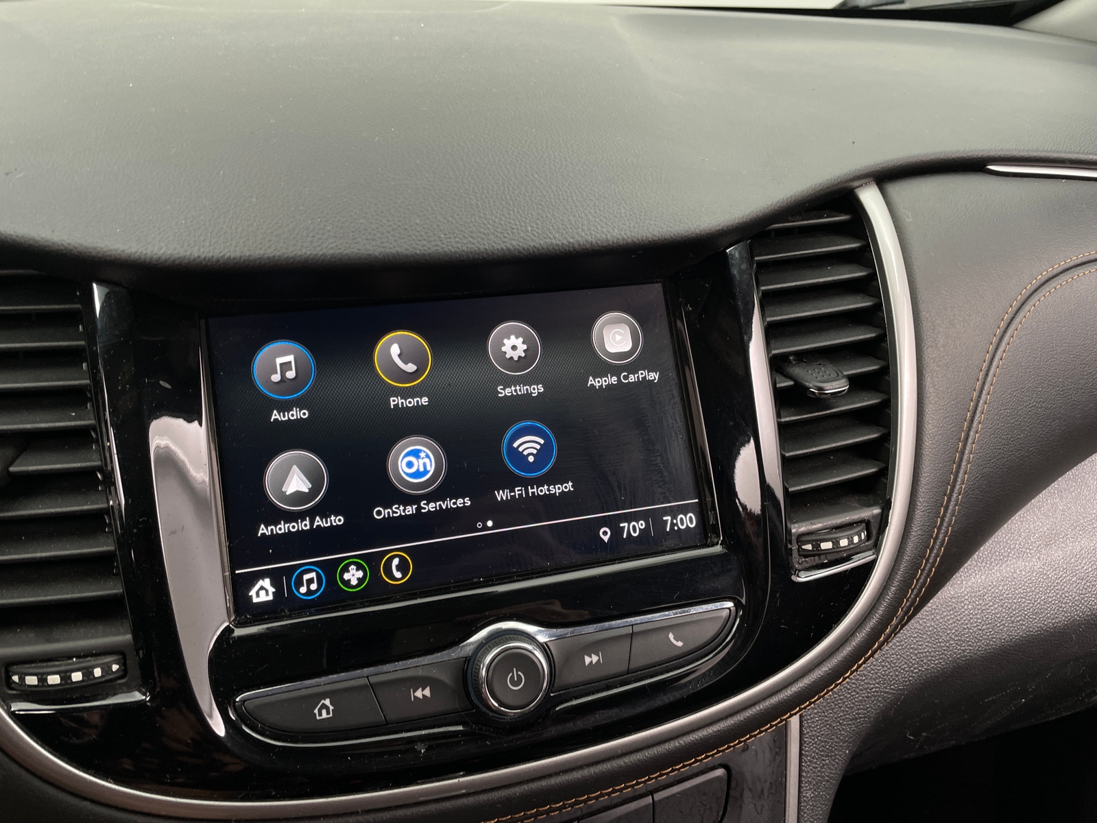 Thumbnail: 2018 Chevrolet Trax - 3
