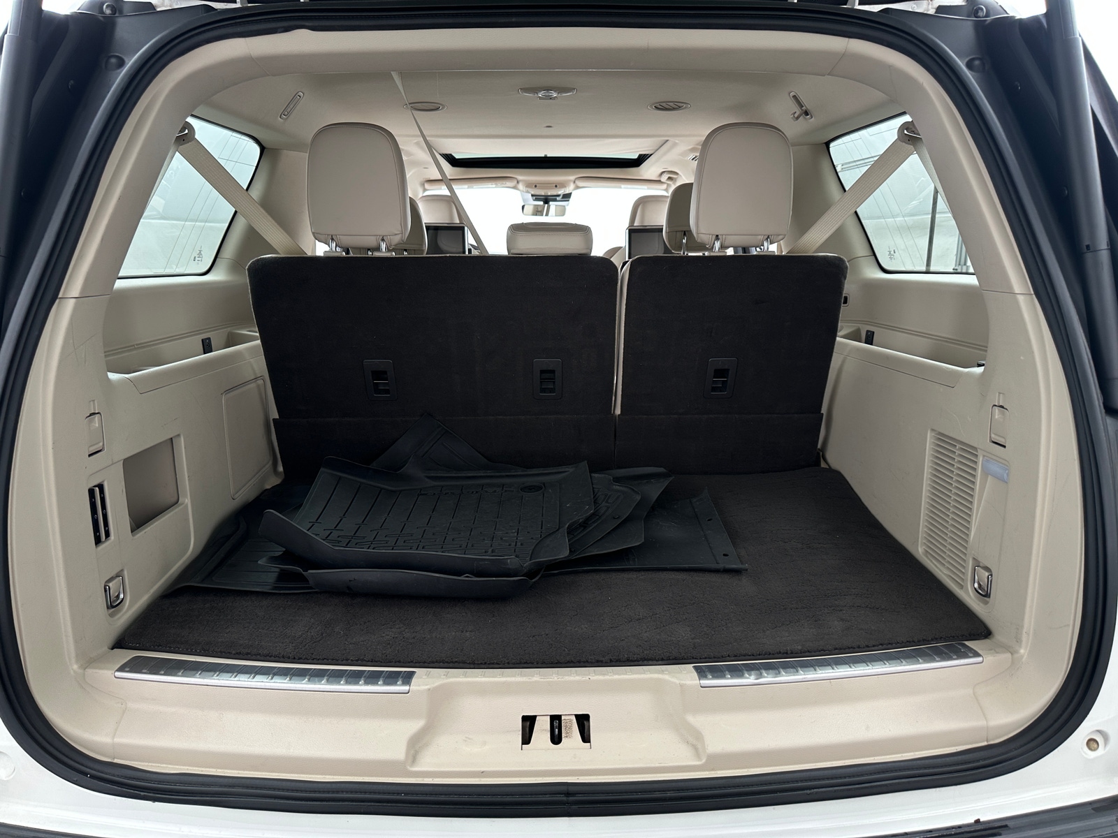 Thumbnail: 2020 Lincoln Navigator L - 6