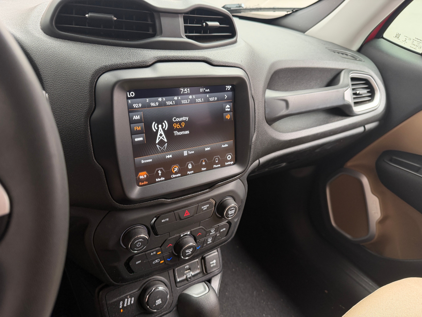 Thumbnail: 2018 Jeep Renegade - 4