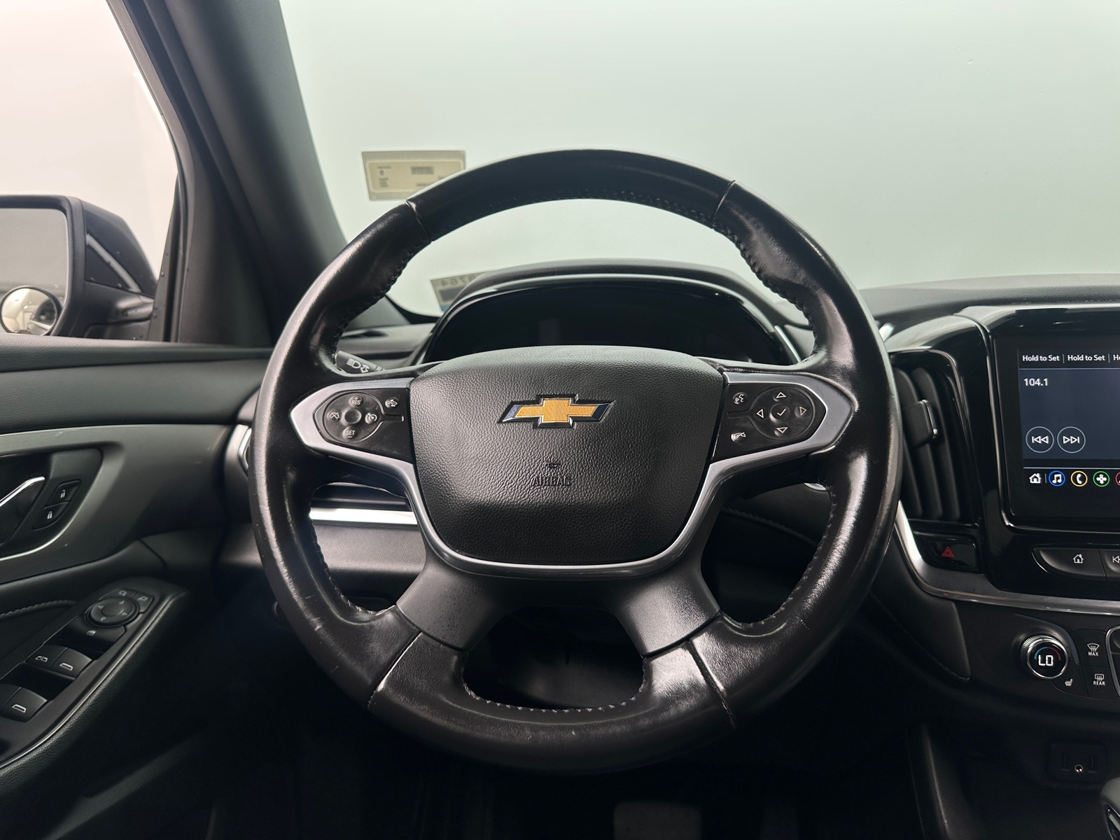 Thumbnail: 2022 Chevrolet Traverse - 5