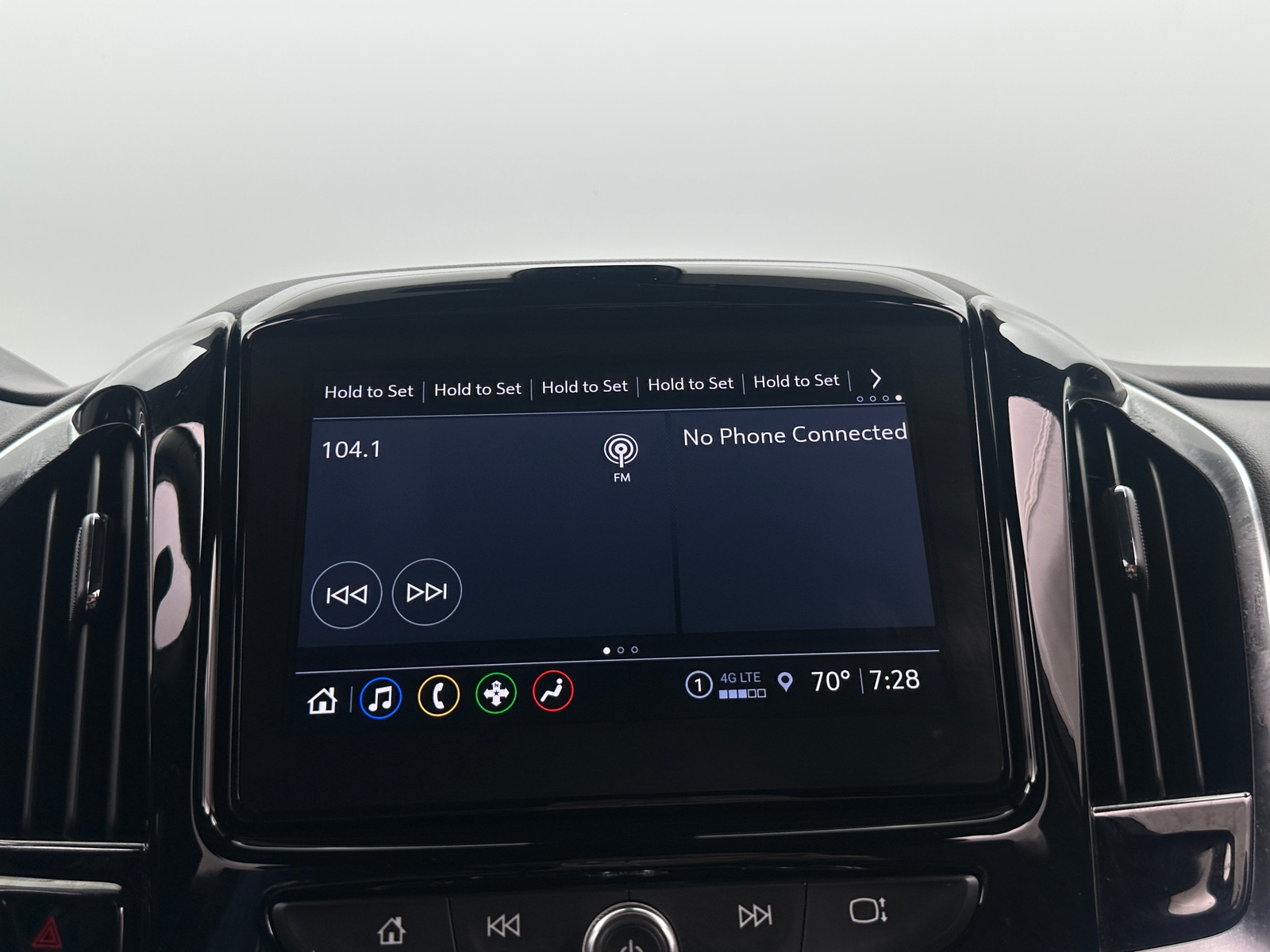 Thumbnail: 2022 Chevrolet Traverse - 4