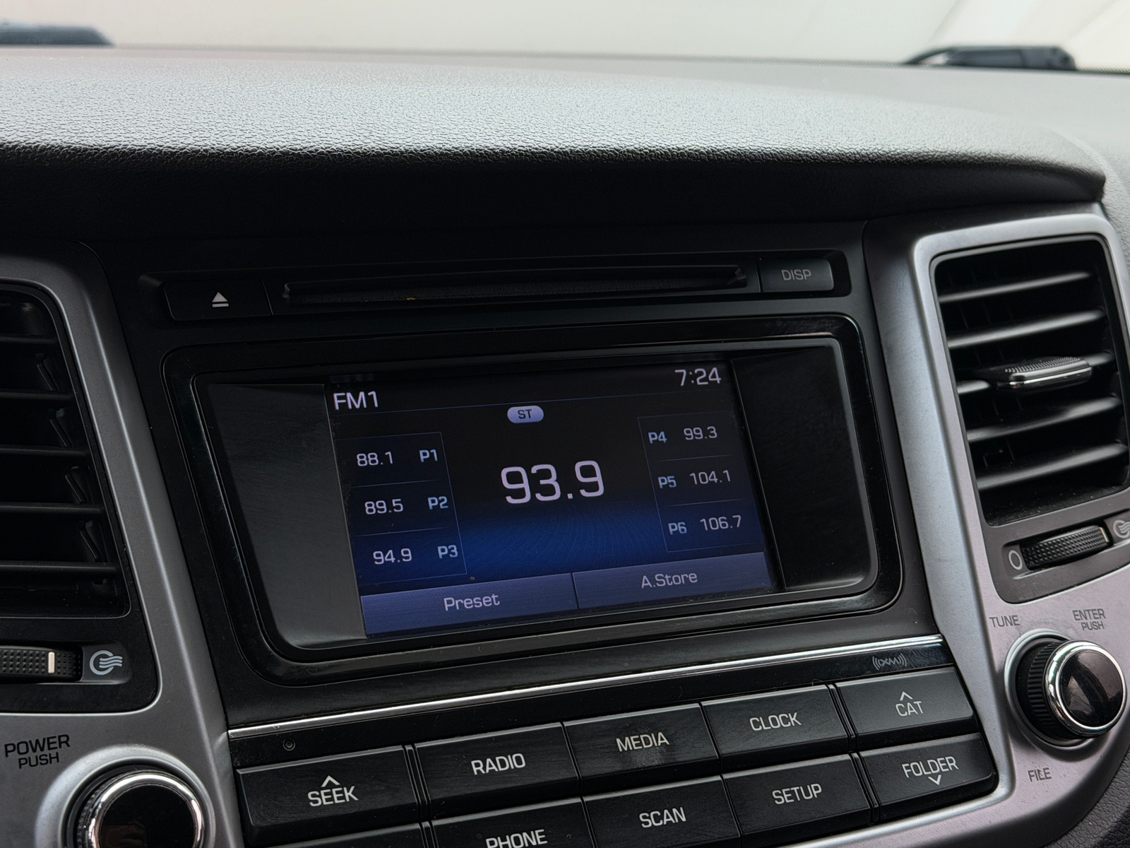 Thumbnail: 2016 Hyundai Tucson - 4