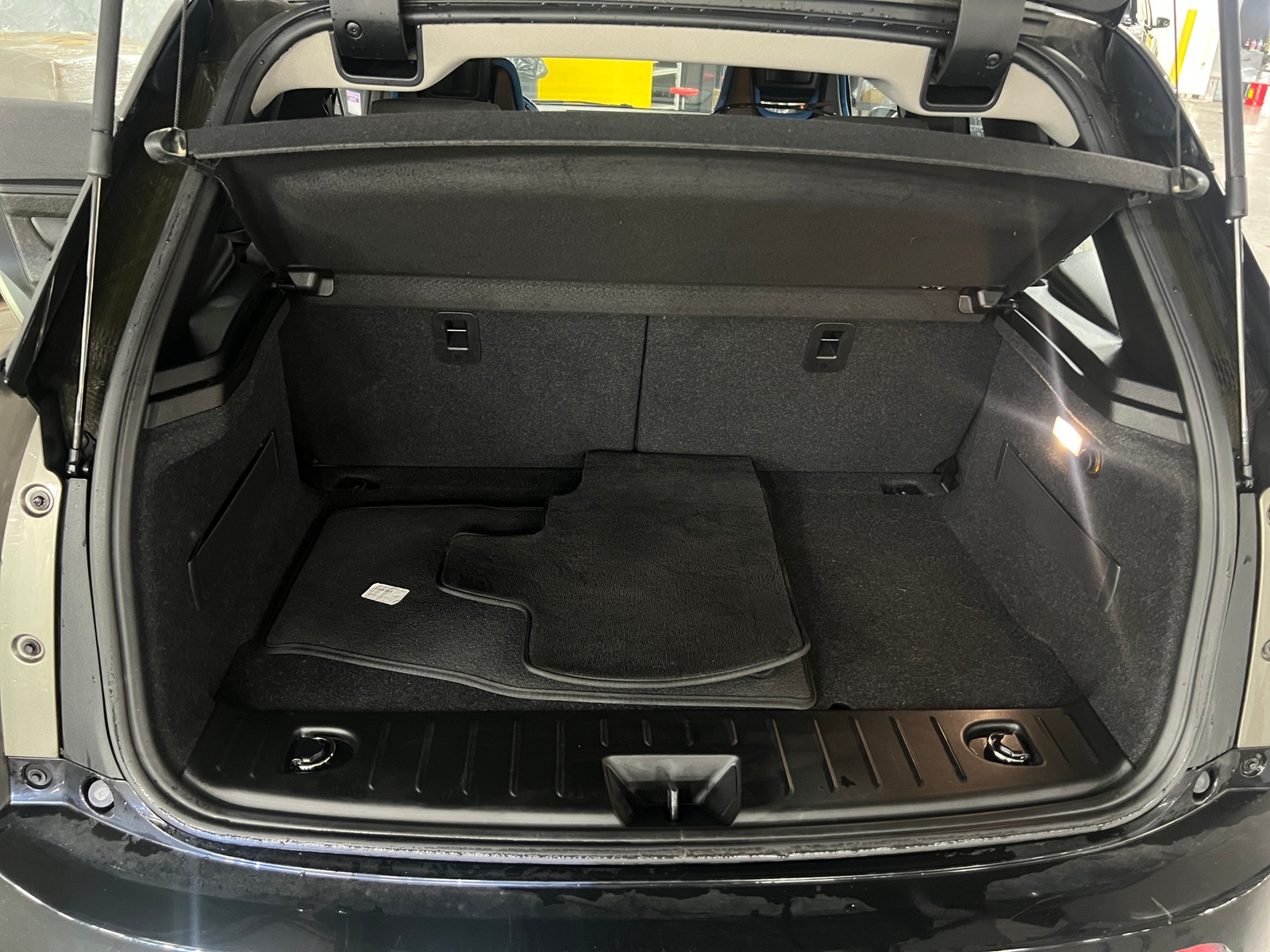 Thumbnail: 2017 BMW i3 - 7