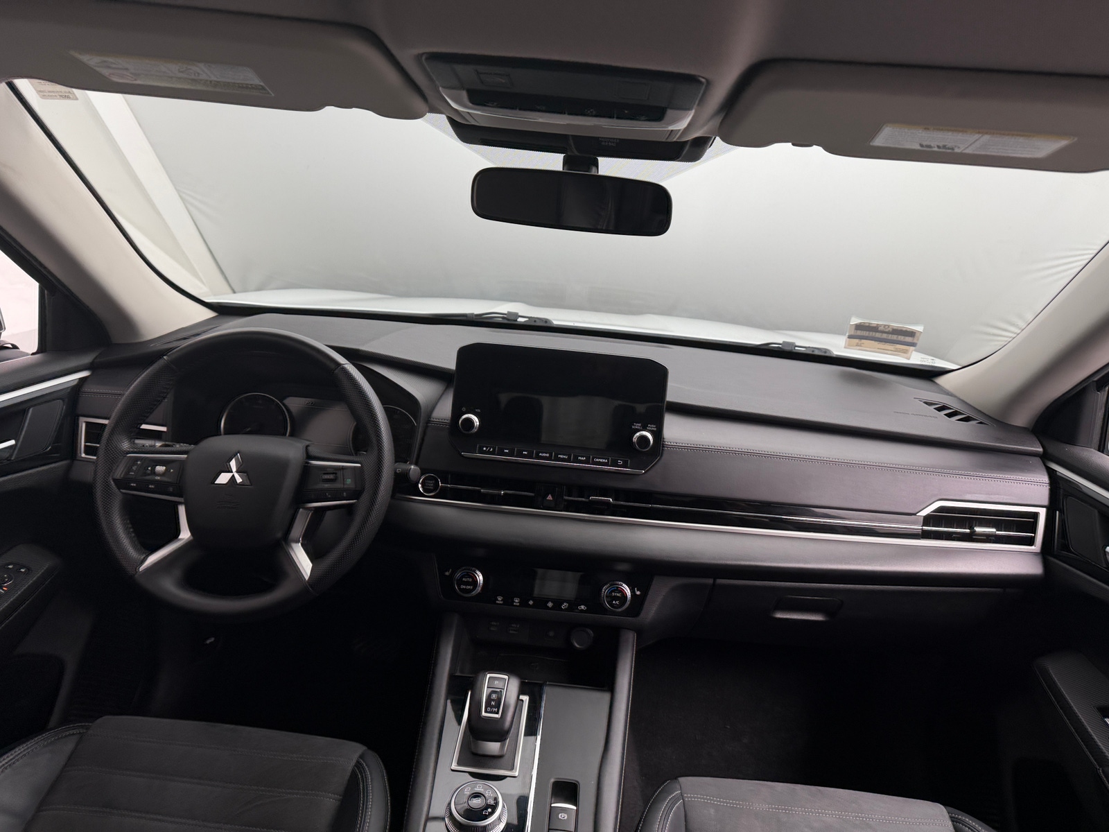 Thumbnail: 2023 Mitsubishi Outlander - 2