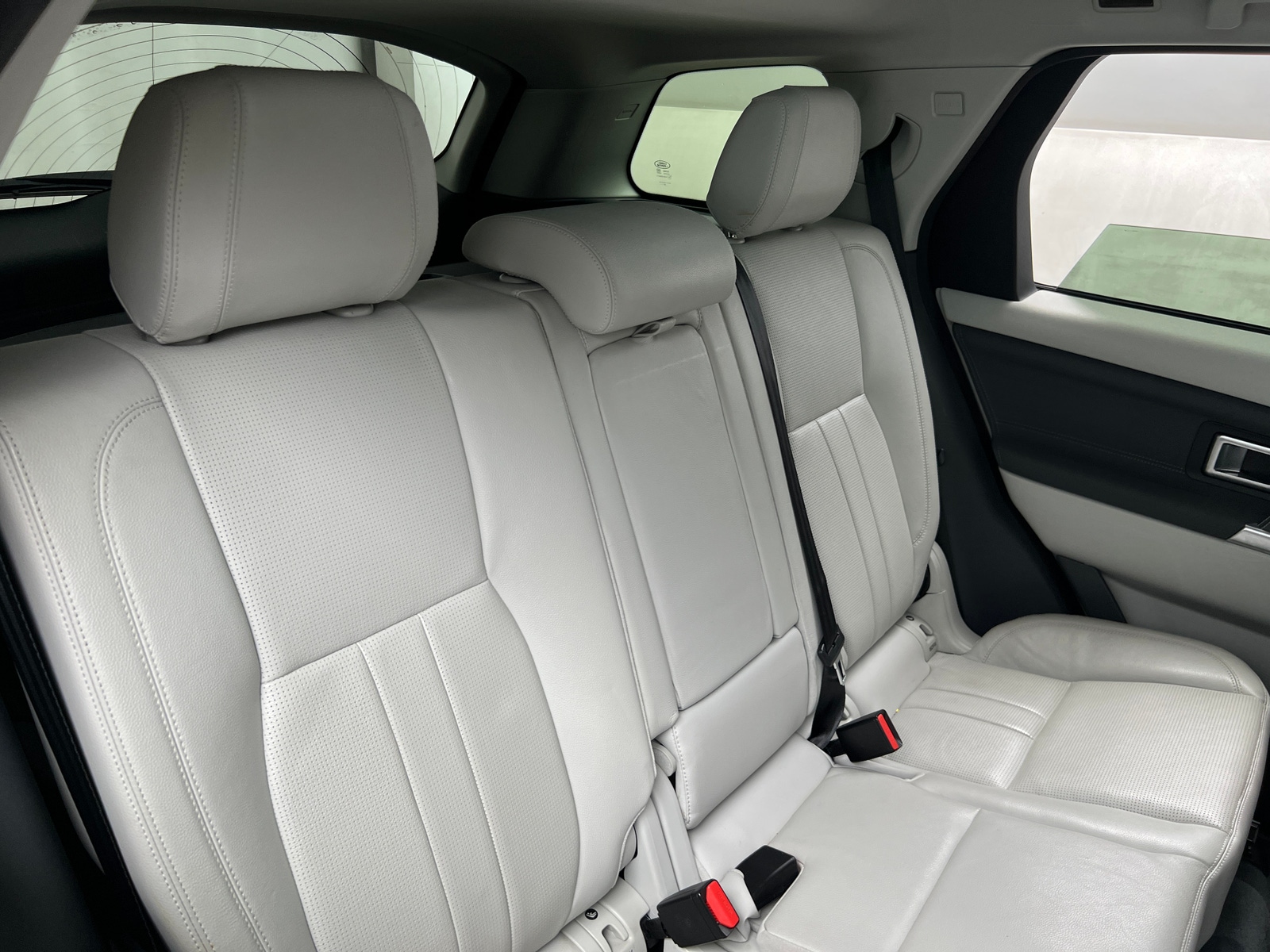 Thumbnail: 2019 Land Rover Discovery Sport - 5