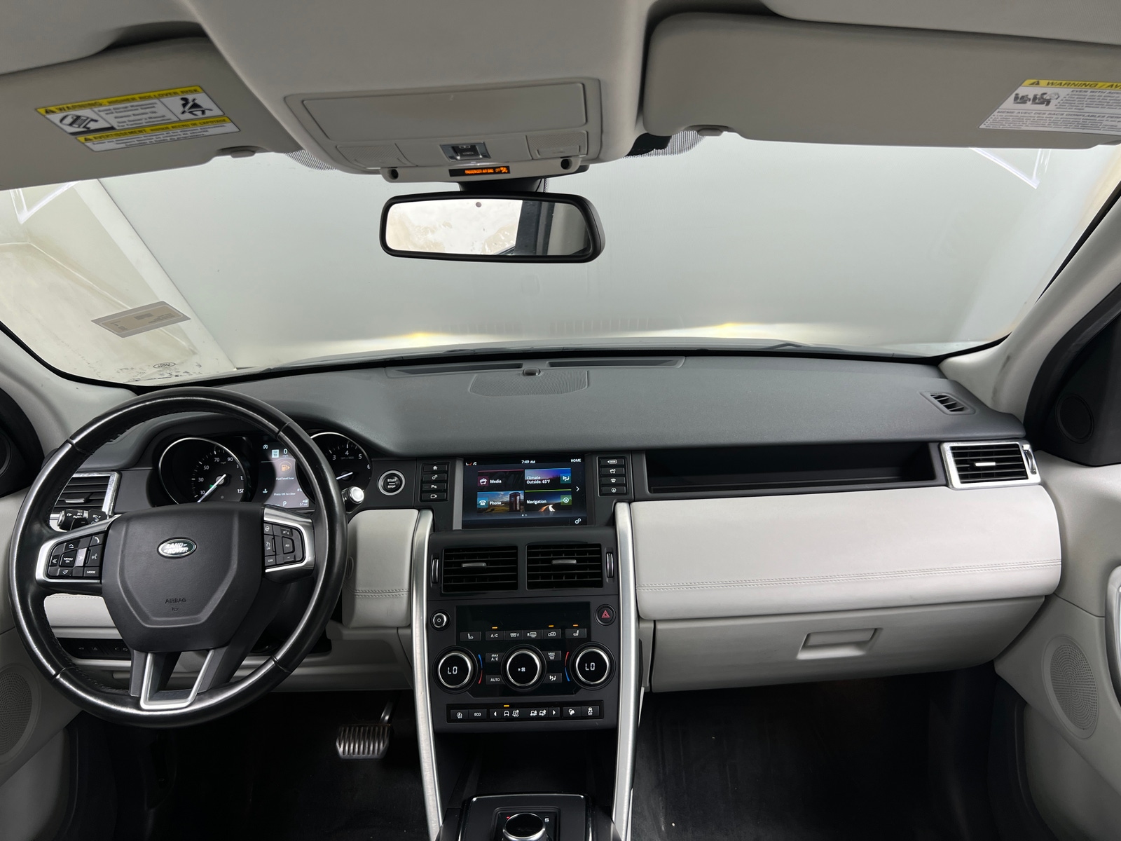 Thumbnail: 2019 Land Rover Discovery Sport - 2
