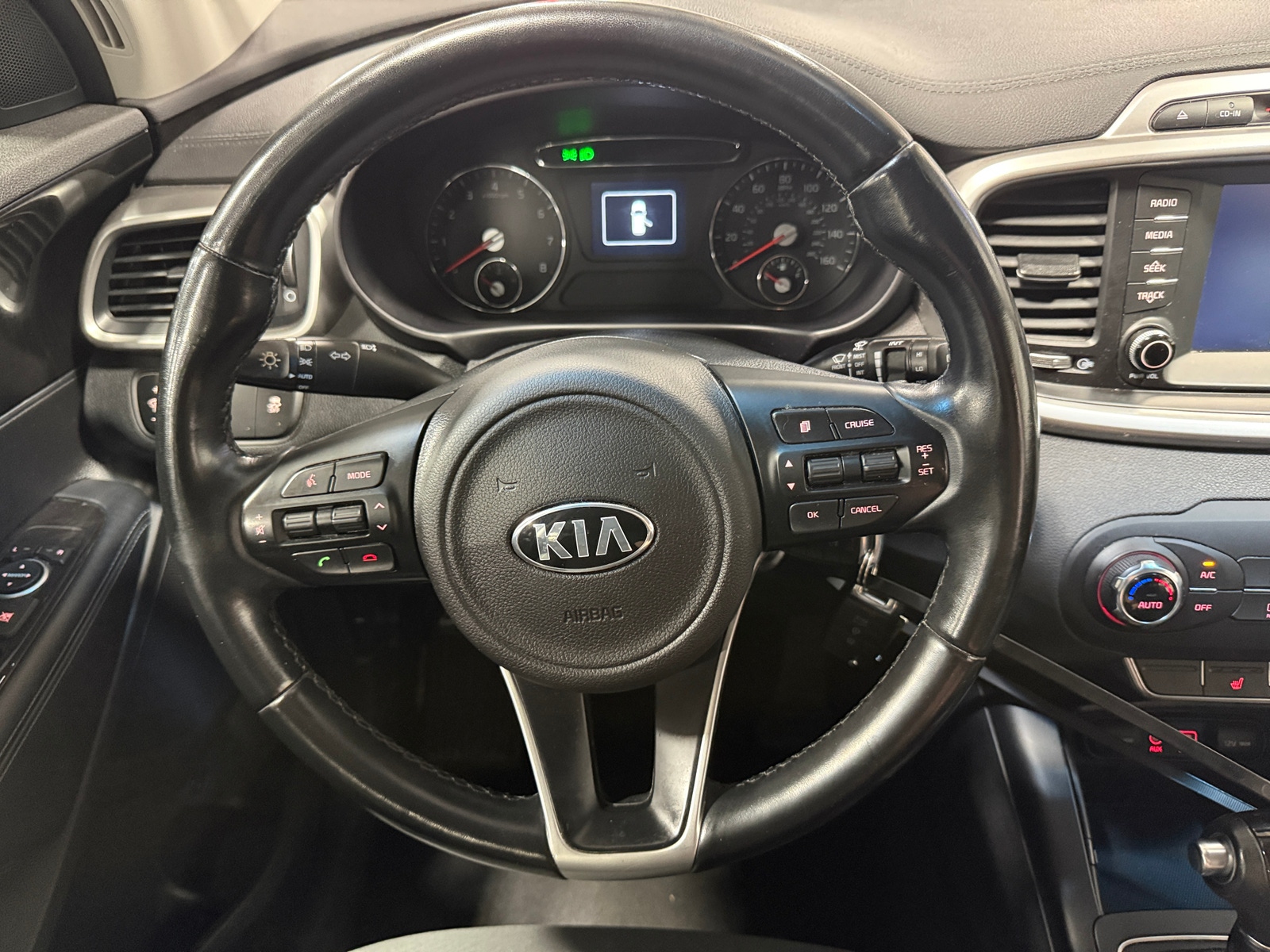 Thumbnail: 2017 Kia Sorento - 5