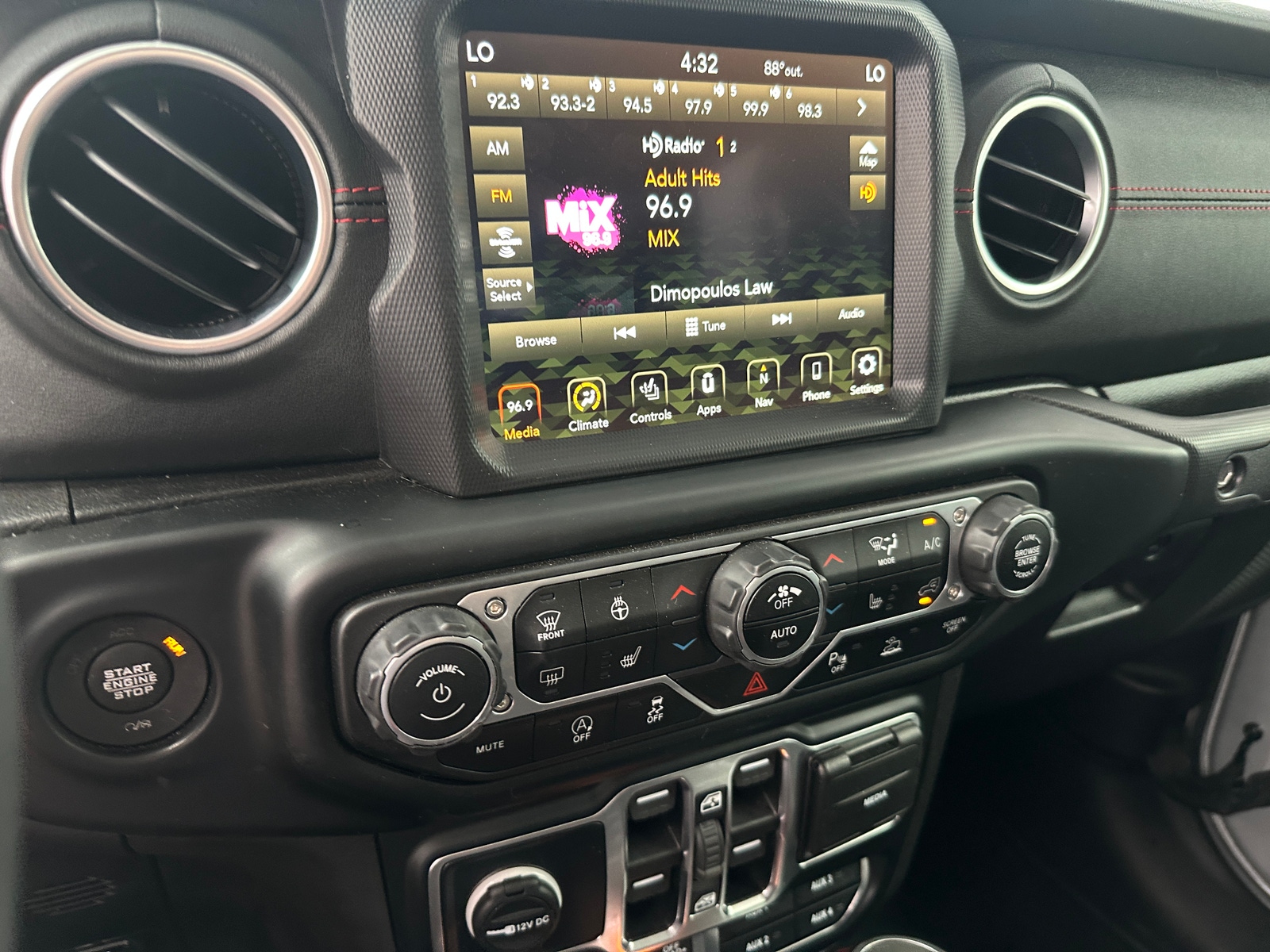 Thumbnail: 2023 Jeep Gladiator - 3
