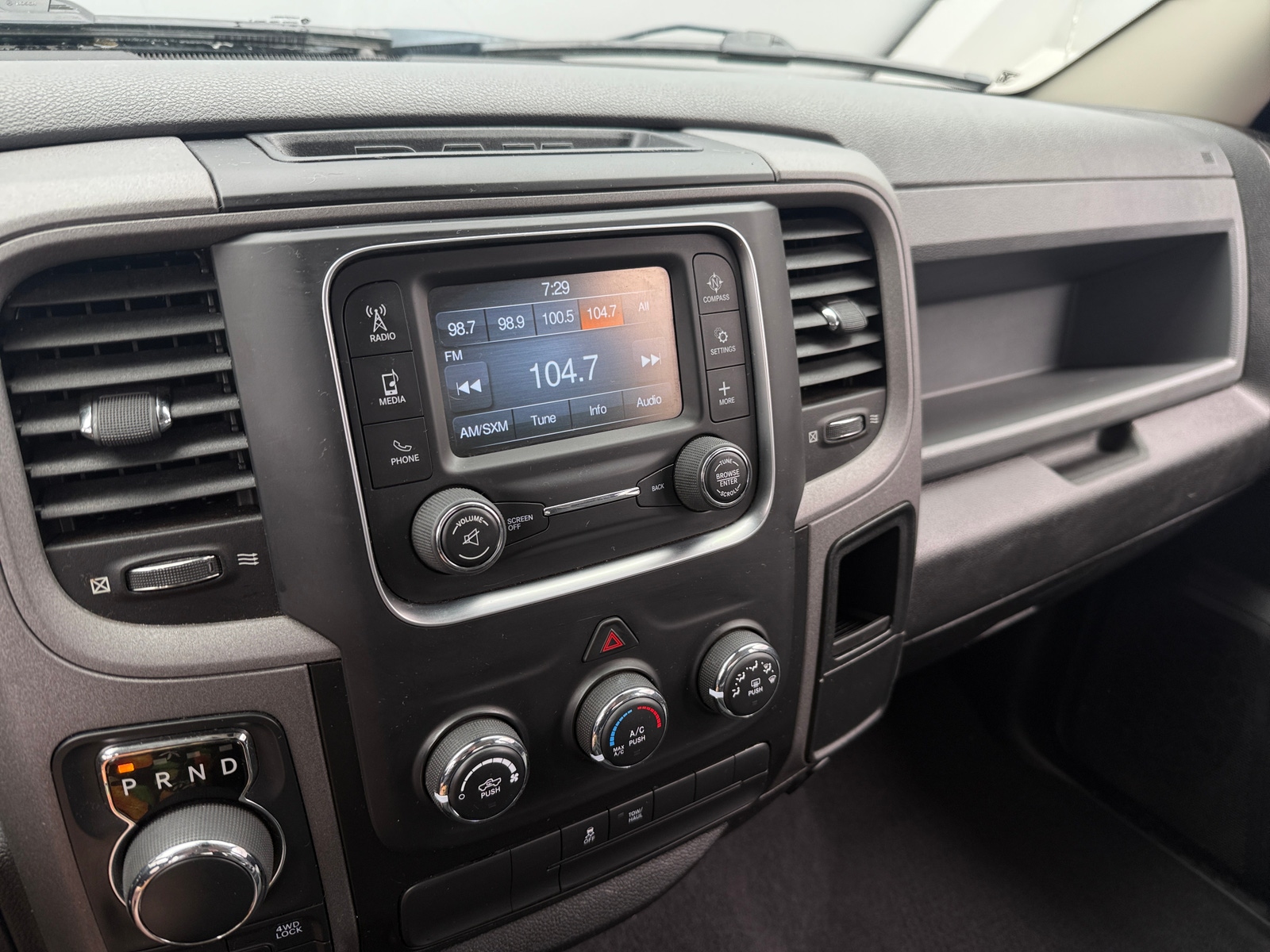Thumbnail: 2019 RAM 1500 Classic - 4