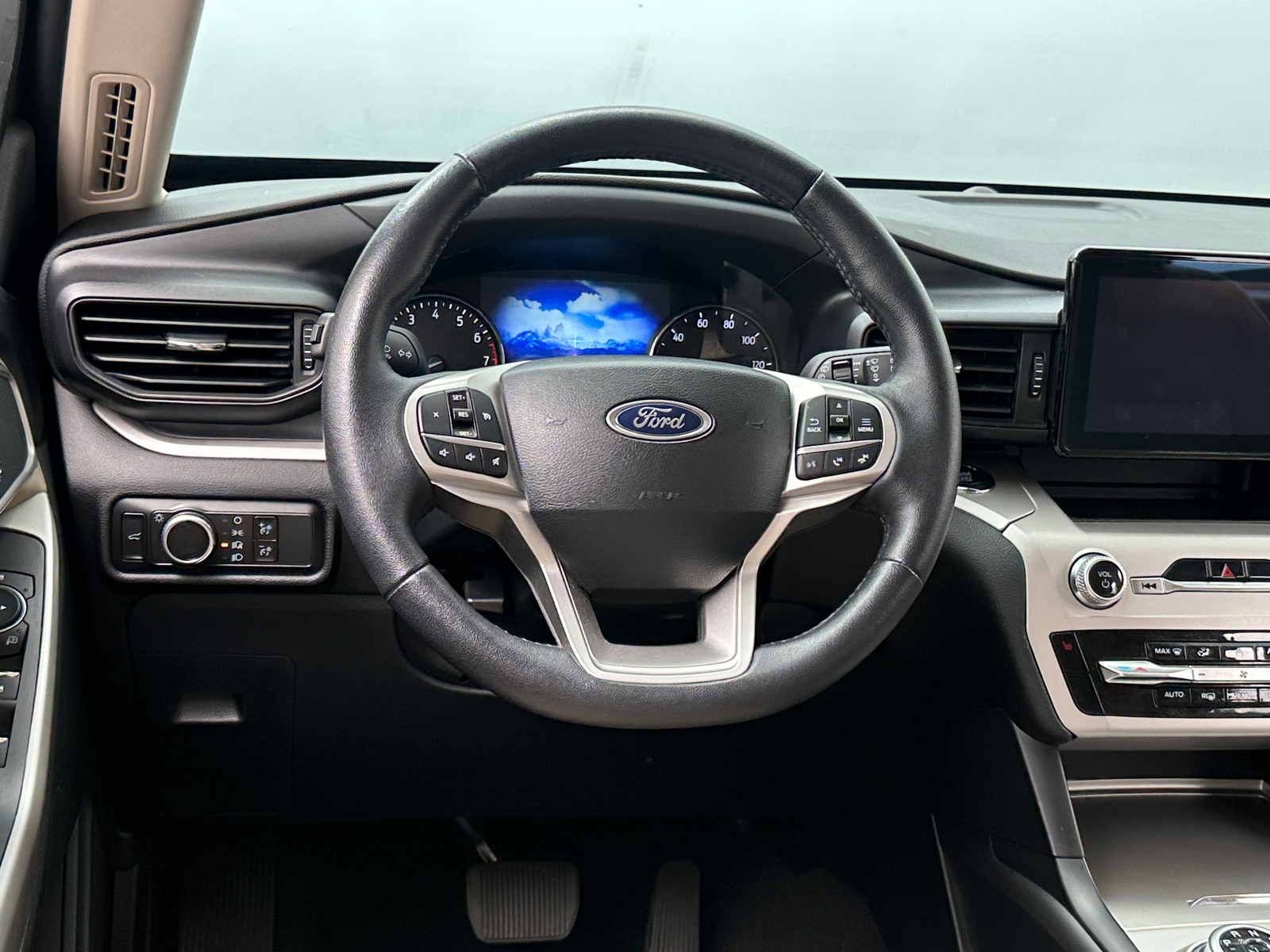Thumbnail: 2023 Ford Explorer - 5
