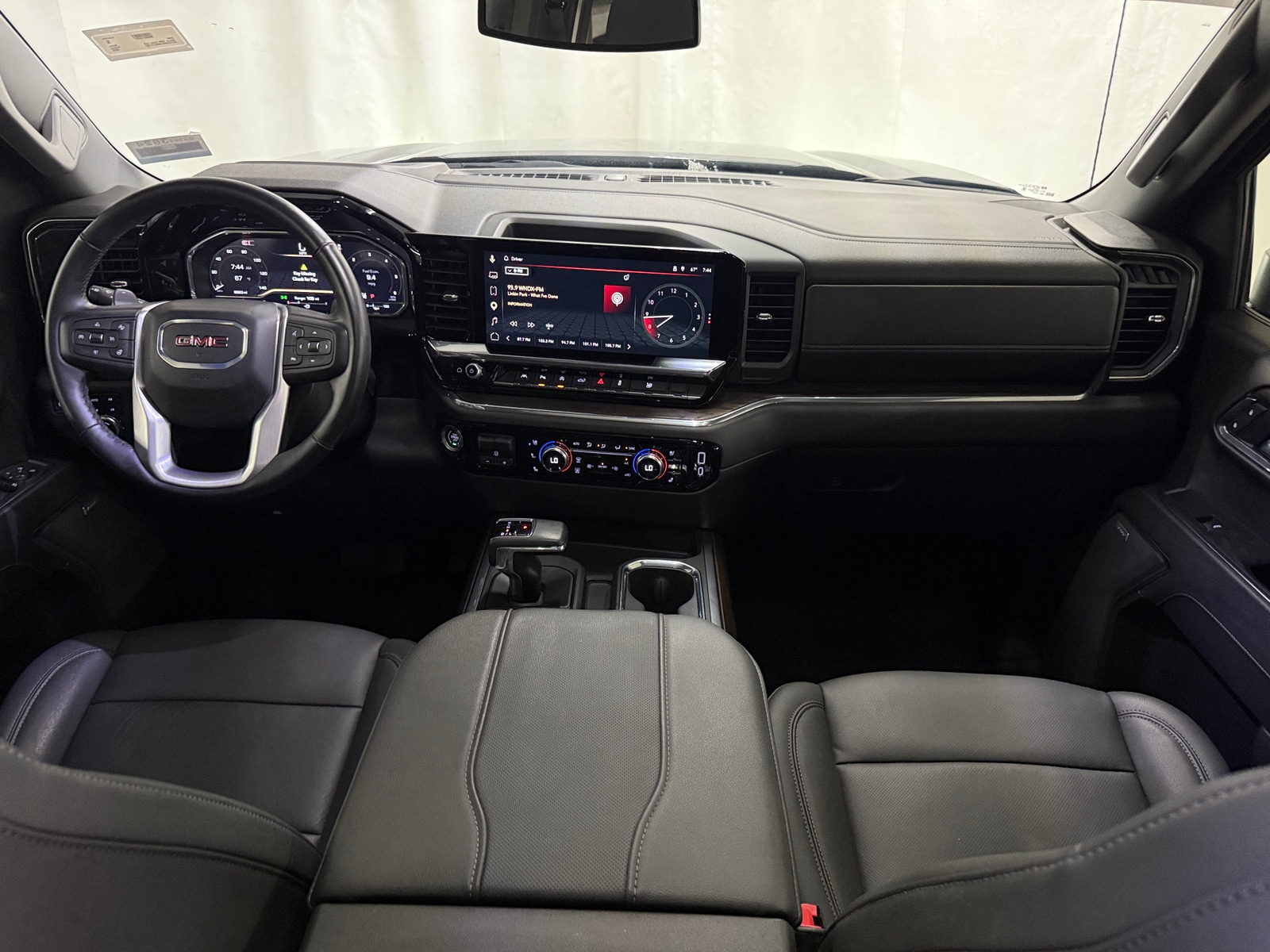 Thumbnail: 2025 GMC Sierra 1500 - 2