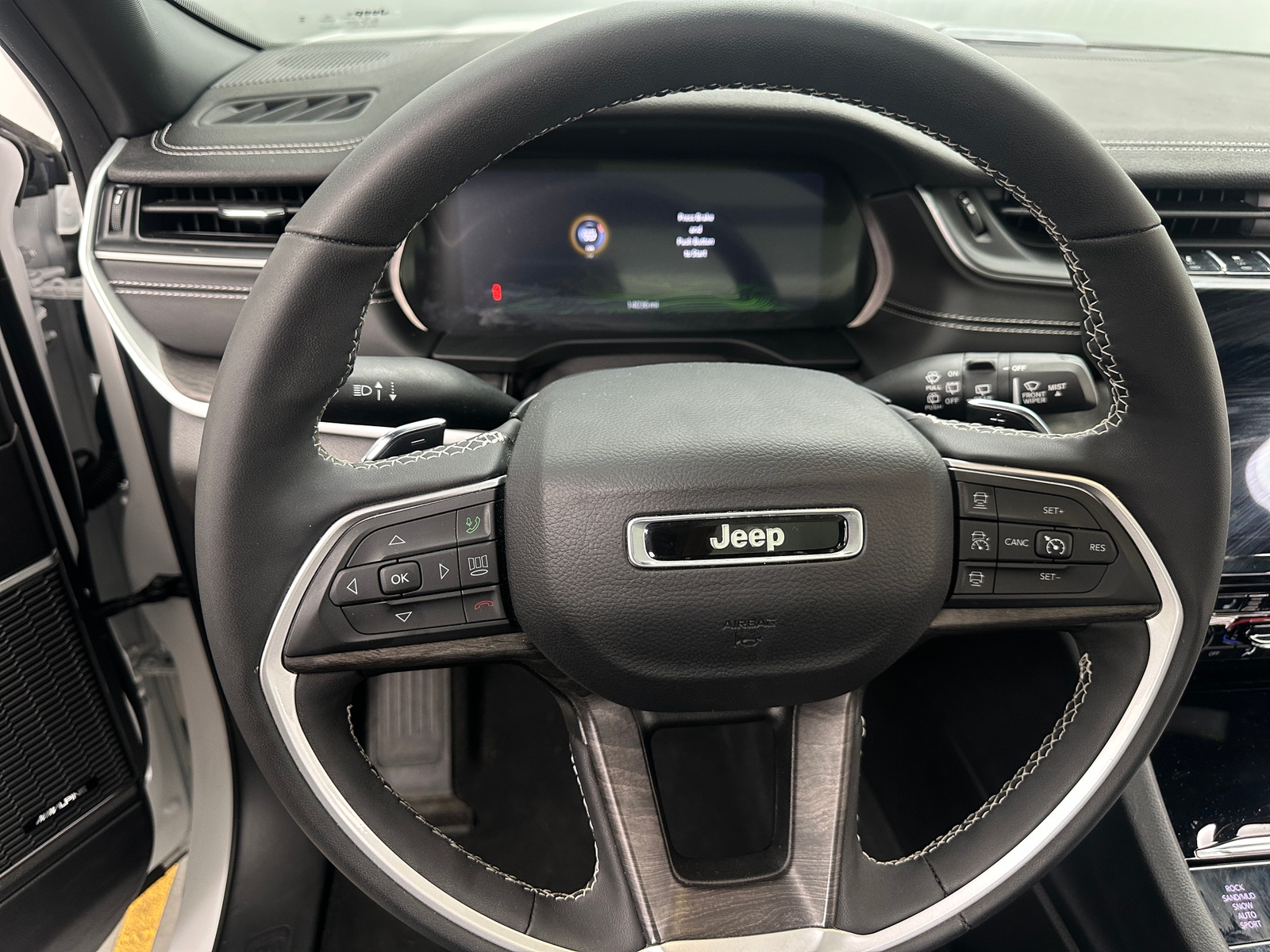 Thumbnail: 2024 Jeep Grand Cherokee - 4