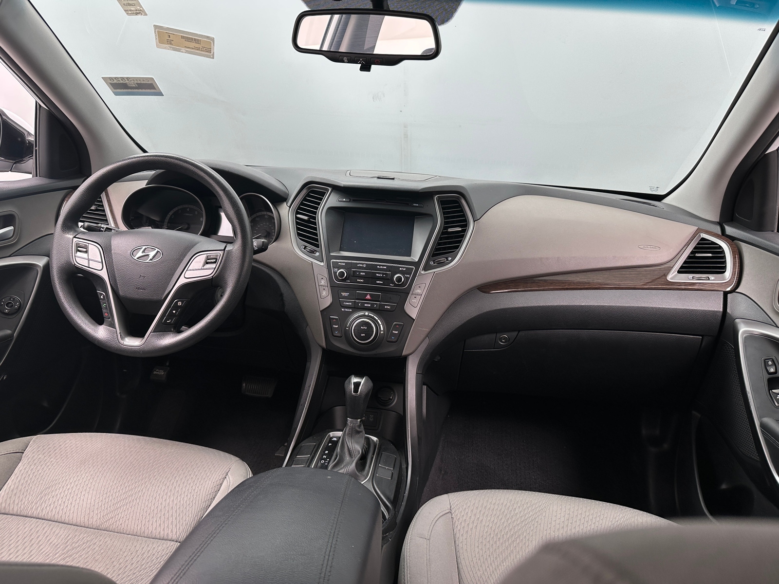 Thumbnail: 2017 Hyundai Santa Fe - 3