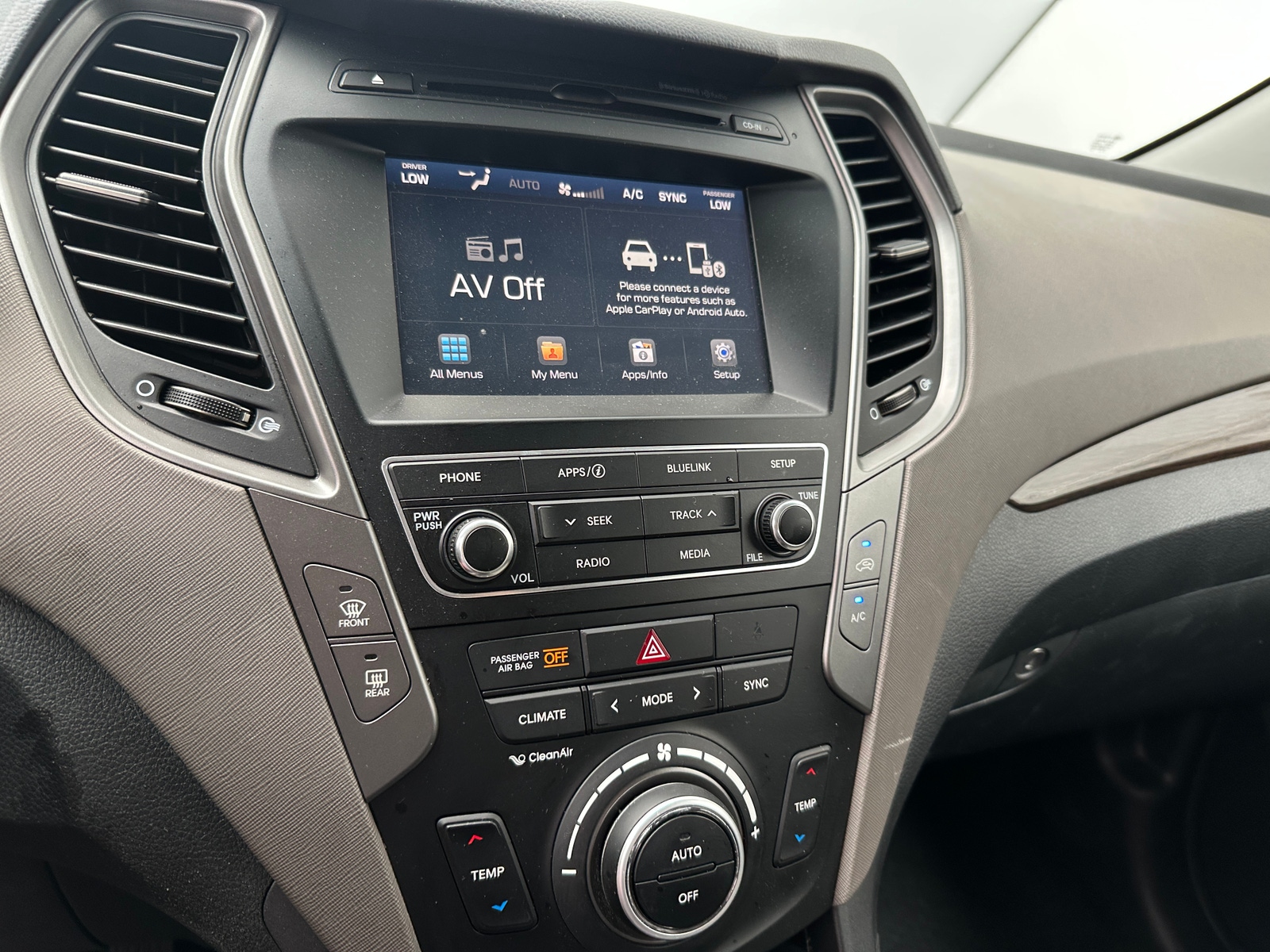 Thumbnail: 2017 Hyundai Santa Fe - 4