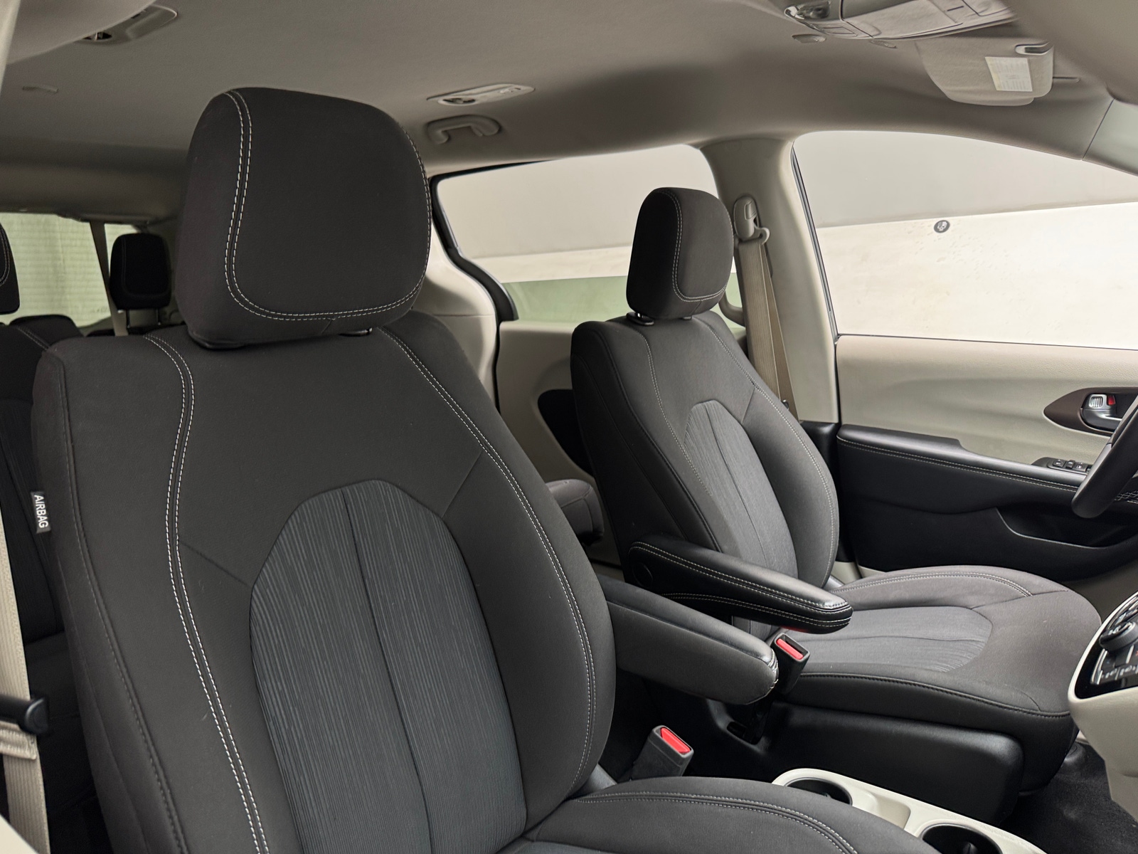 Thumbnail: 2024 Chrysler Voyager - 2